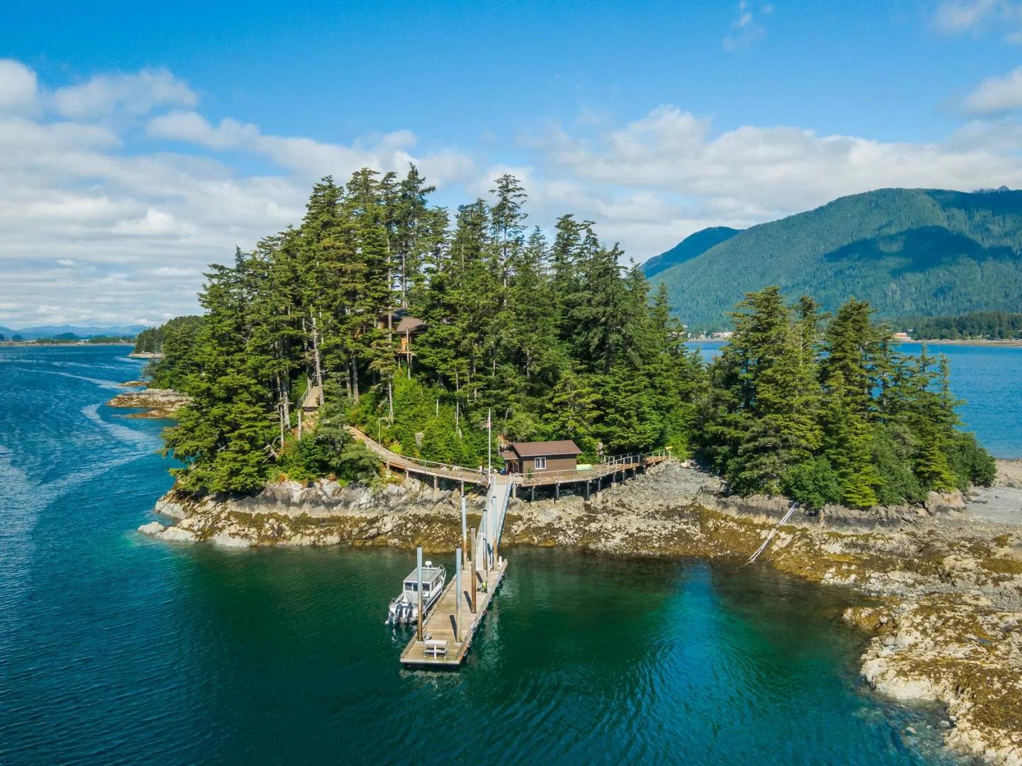 Guckers Island – Private island in Alaska, United States