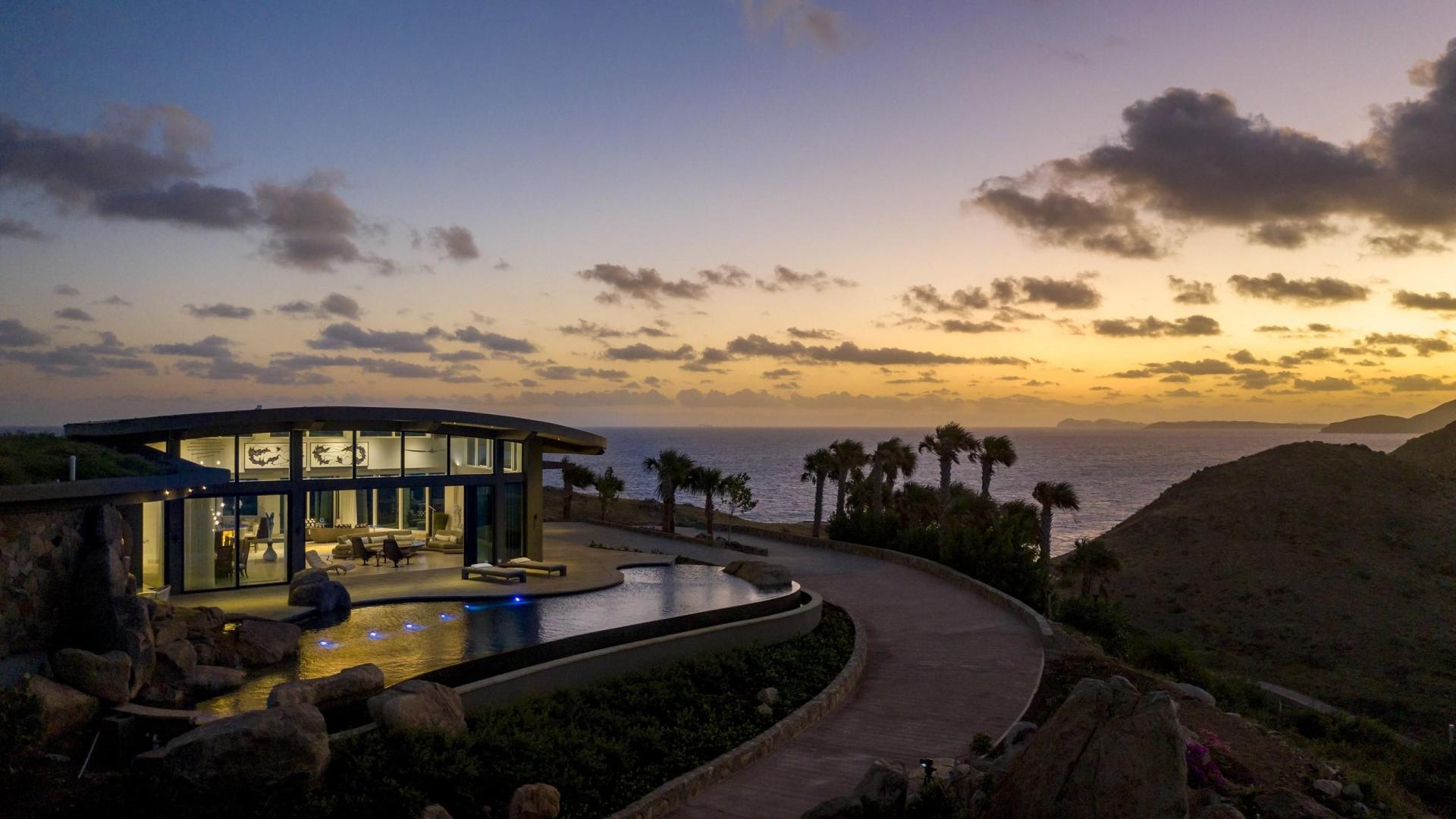 15-halo-sunset-terrace.jpg