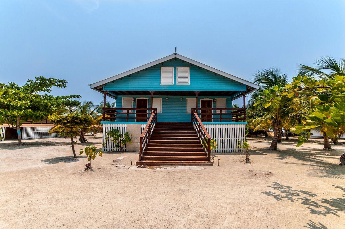 Jewel Caye image