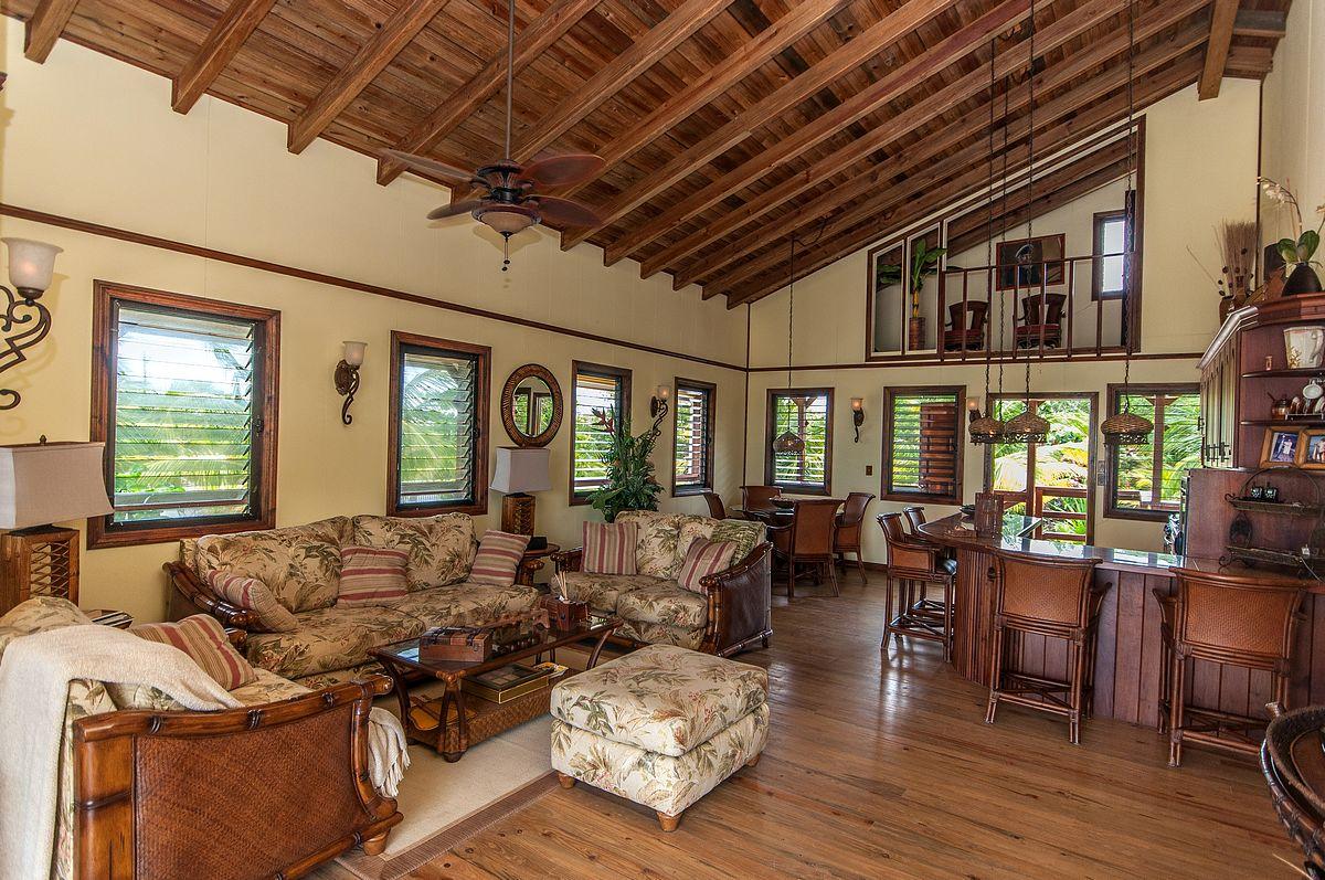 Jewel Caye image