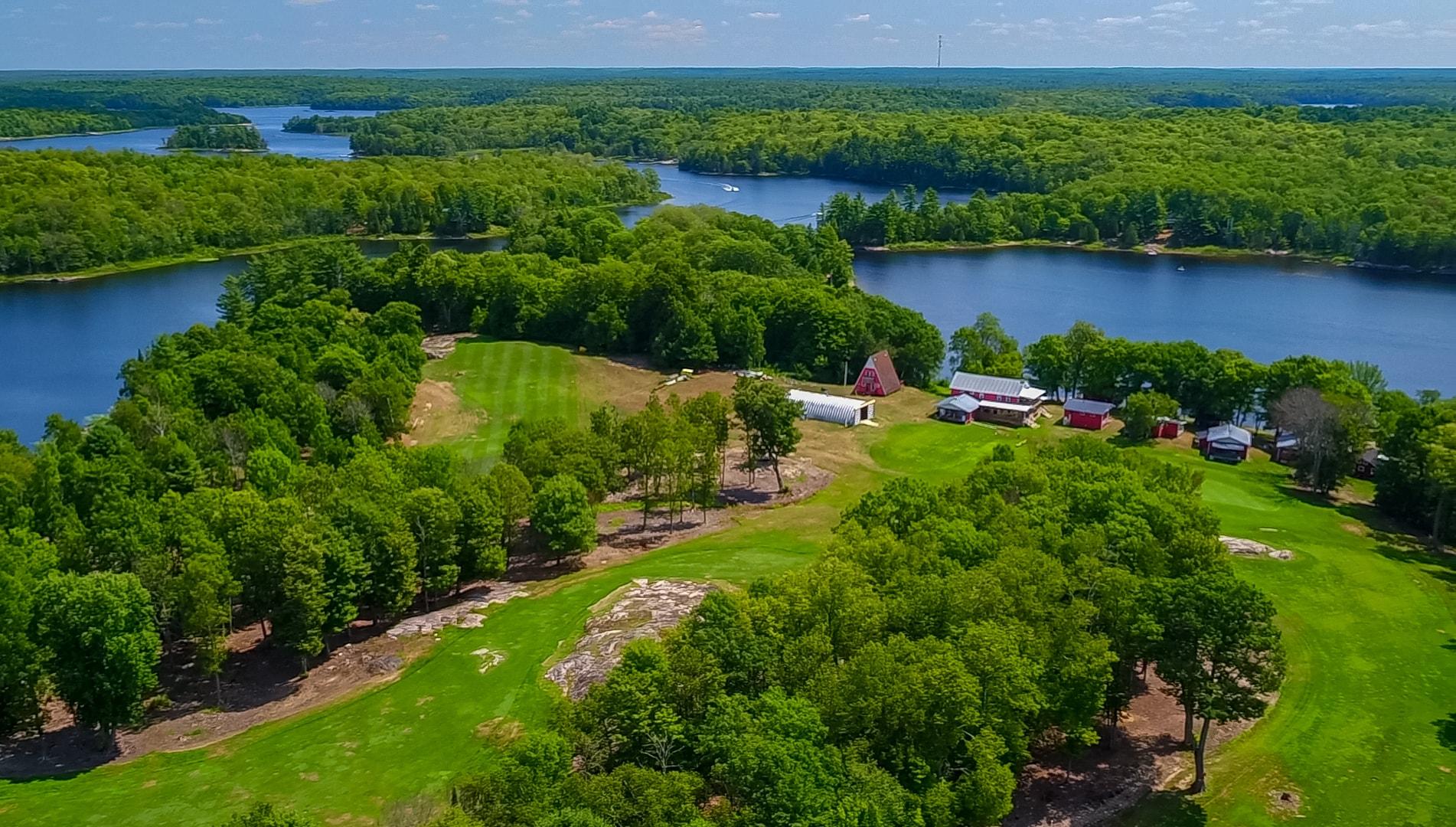 Lakefront Cottages and Golf Course Retreat image