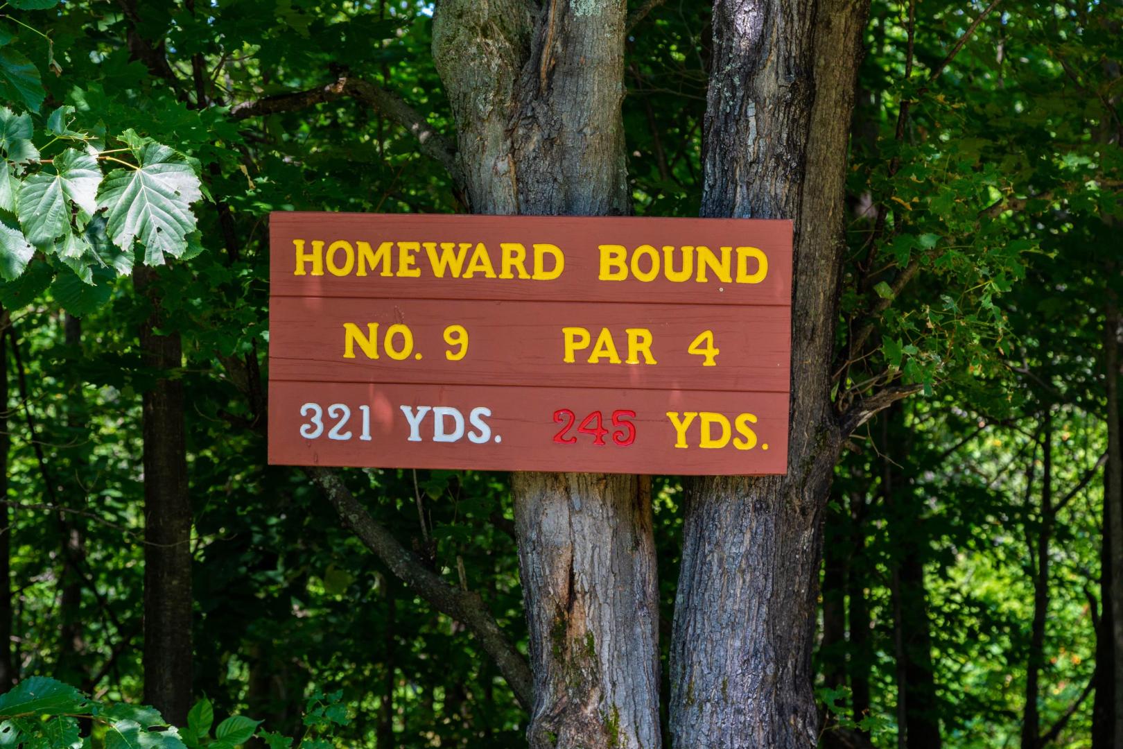 Lakefront Cottages and Golf Course Retreat image