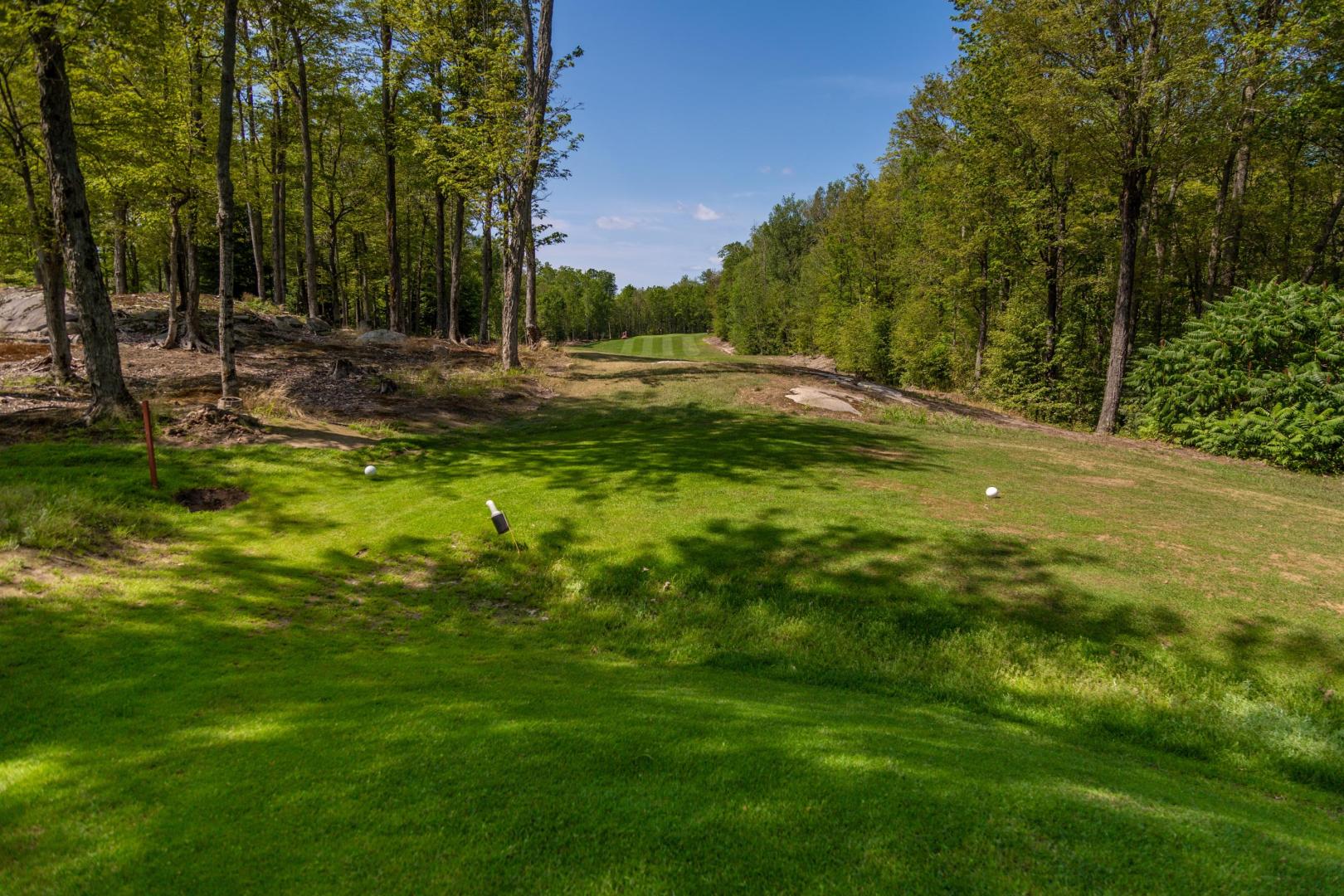 Lakefront Cottages and Golf Course Retreat image