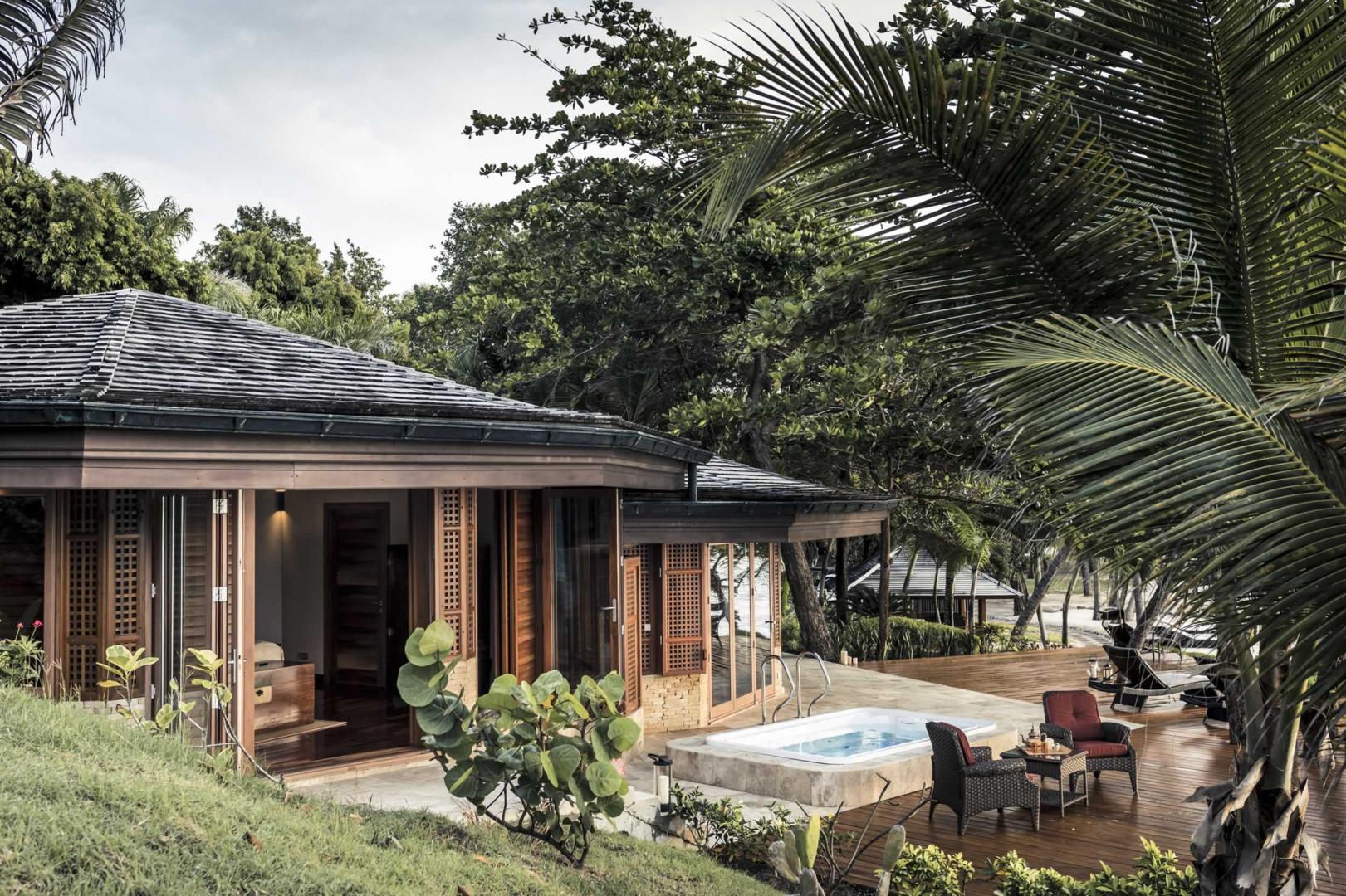 Calivigny Island image