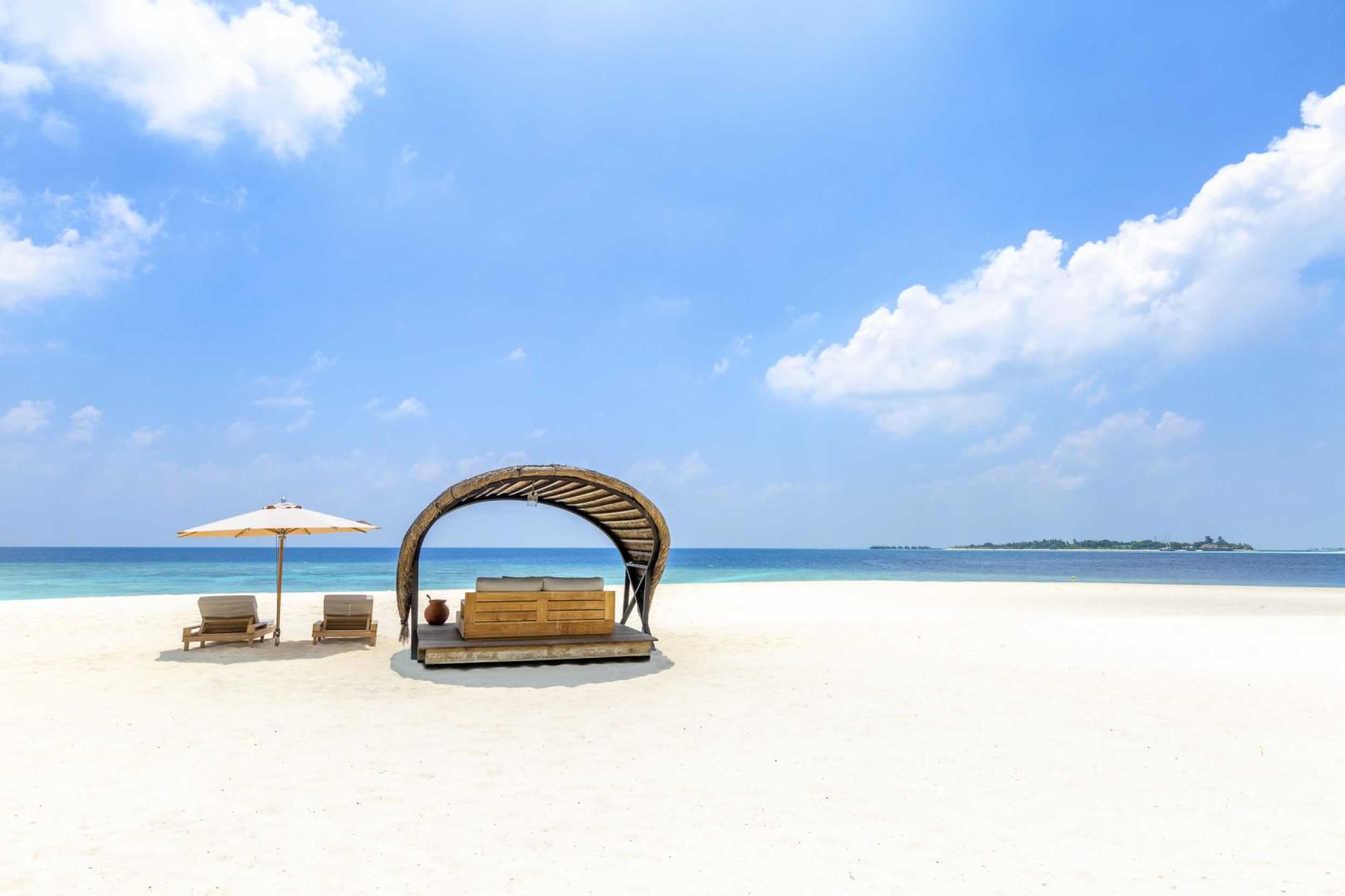 Kudadoo Private Island image
