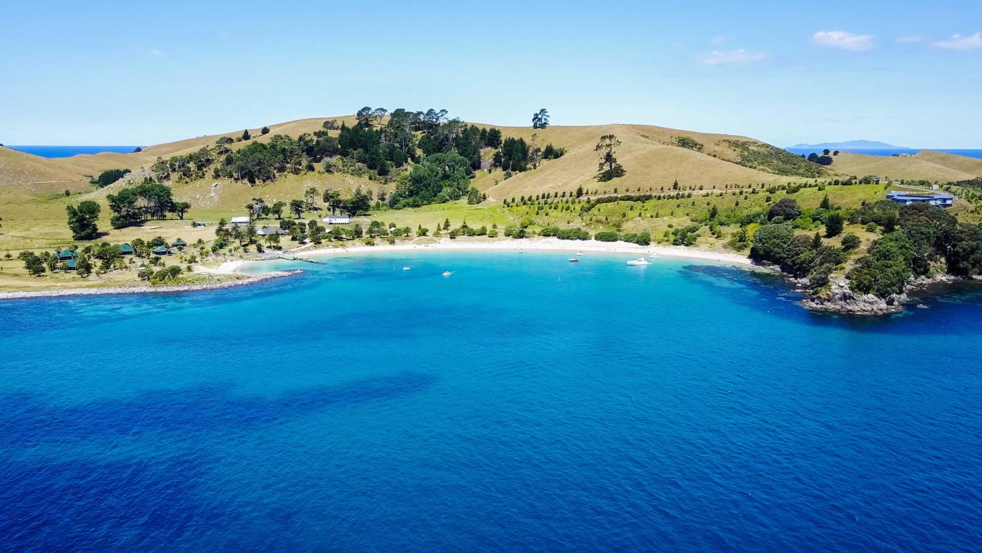 Slipper Island image