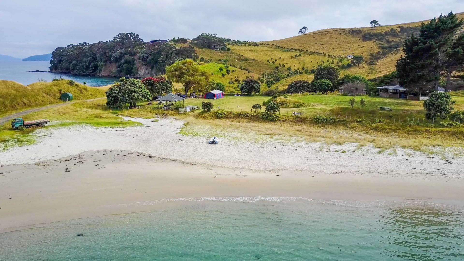 Slipper Island image