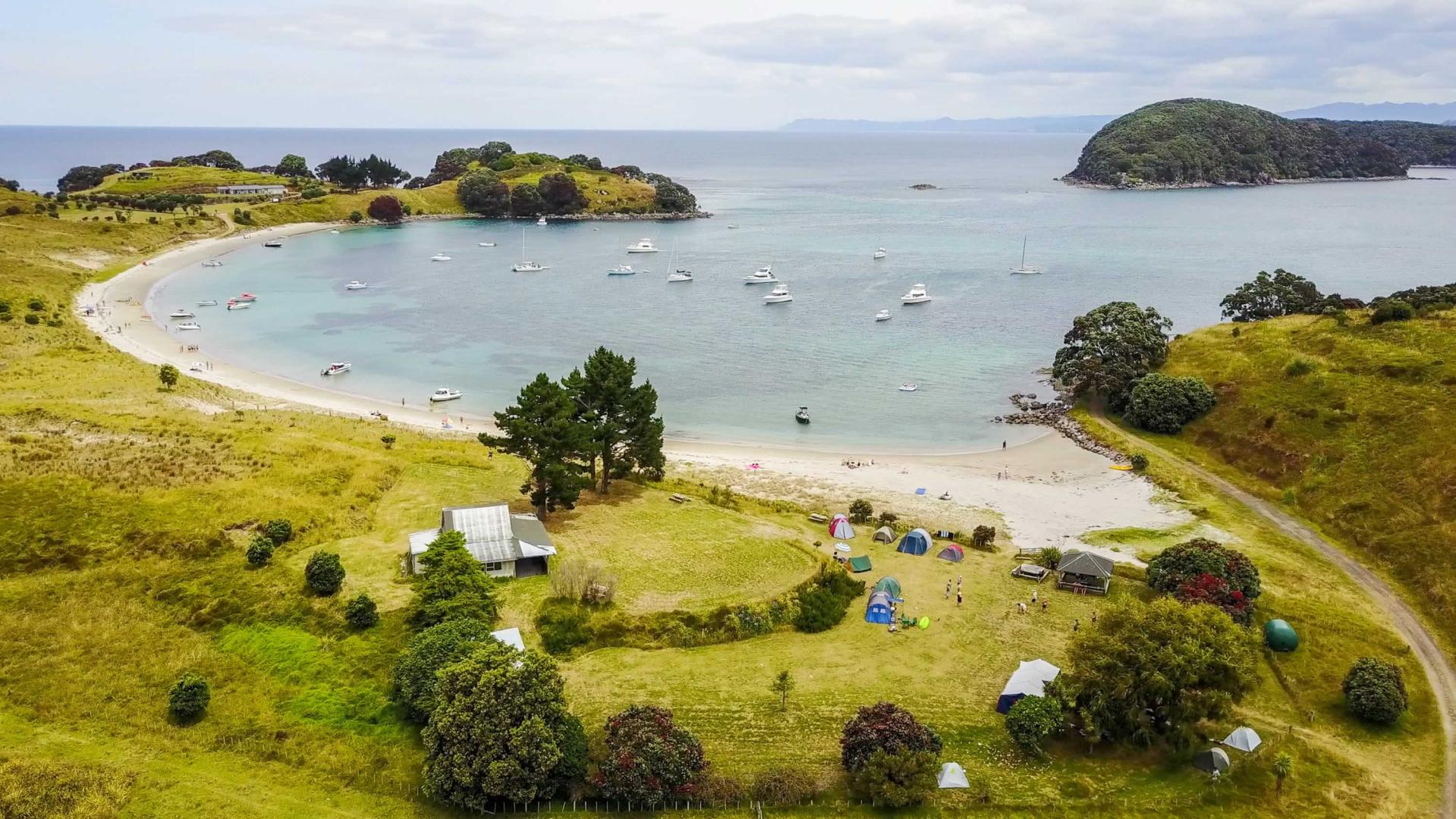 Slipper Island image