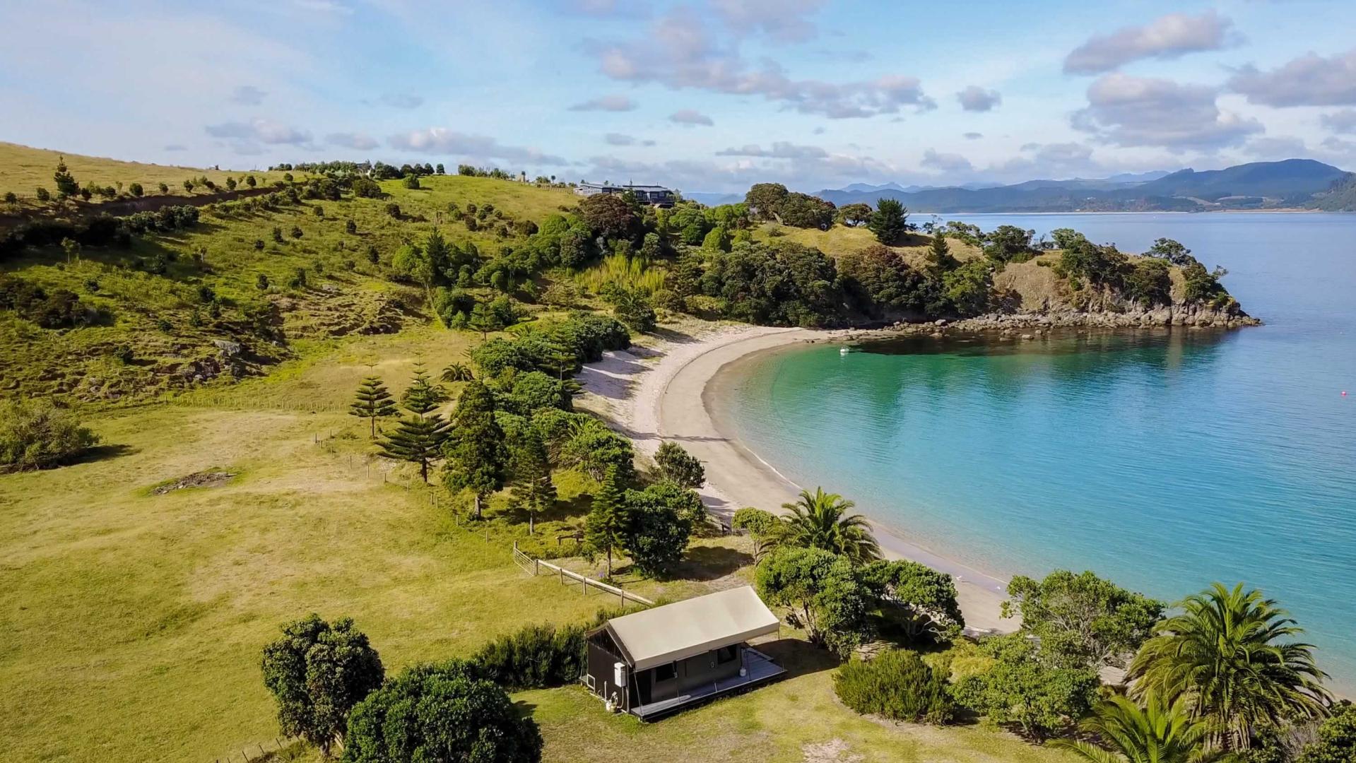 Slipper Island image