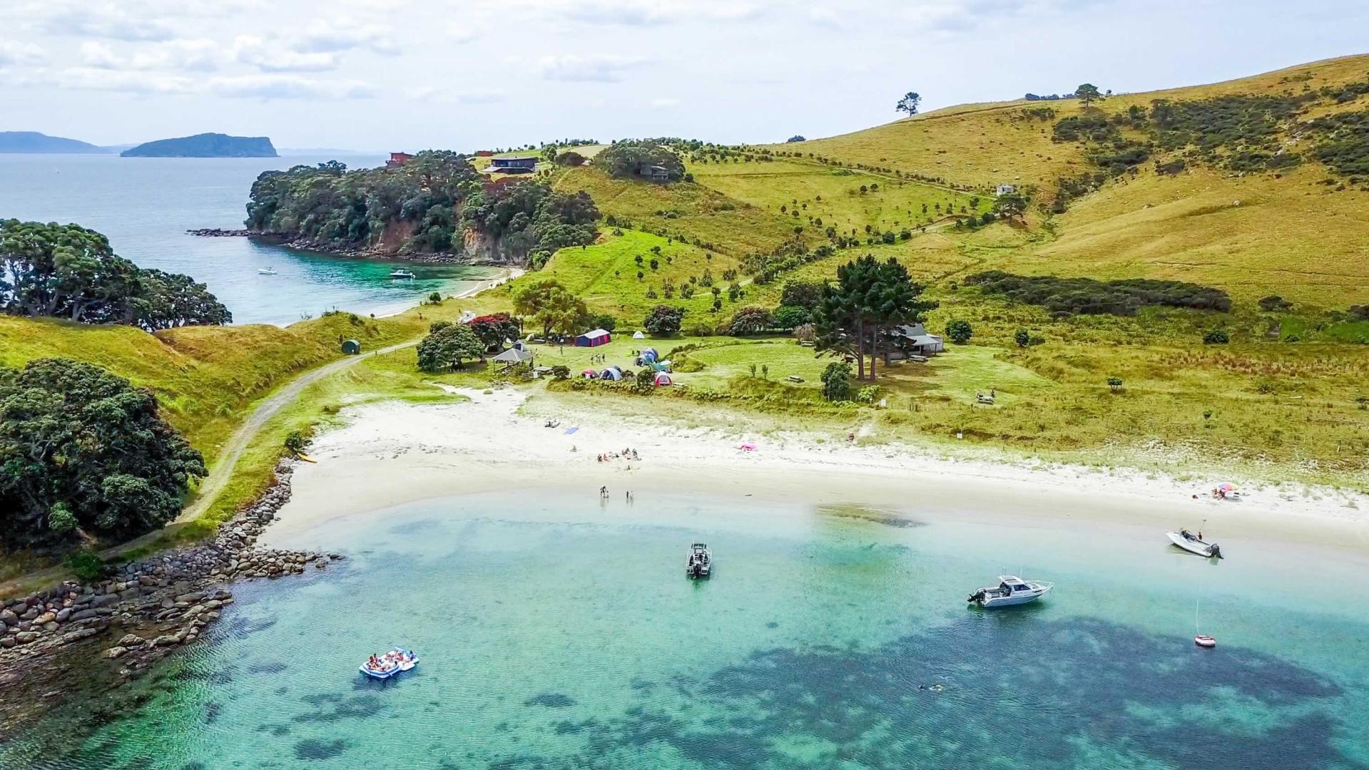 Slipper Island image