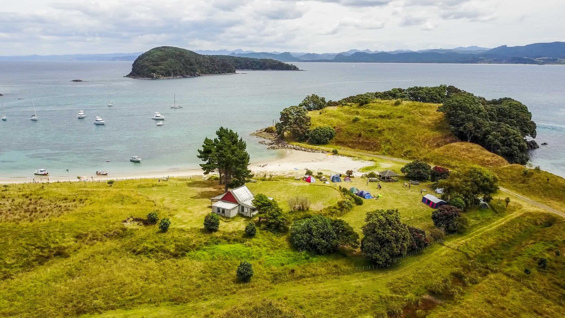 Slipper Island image