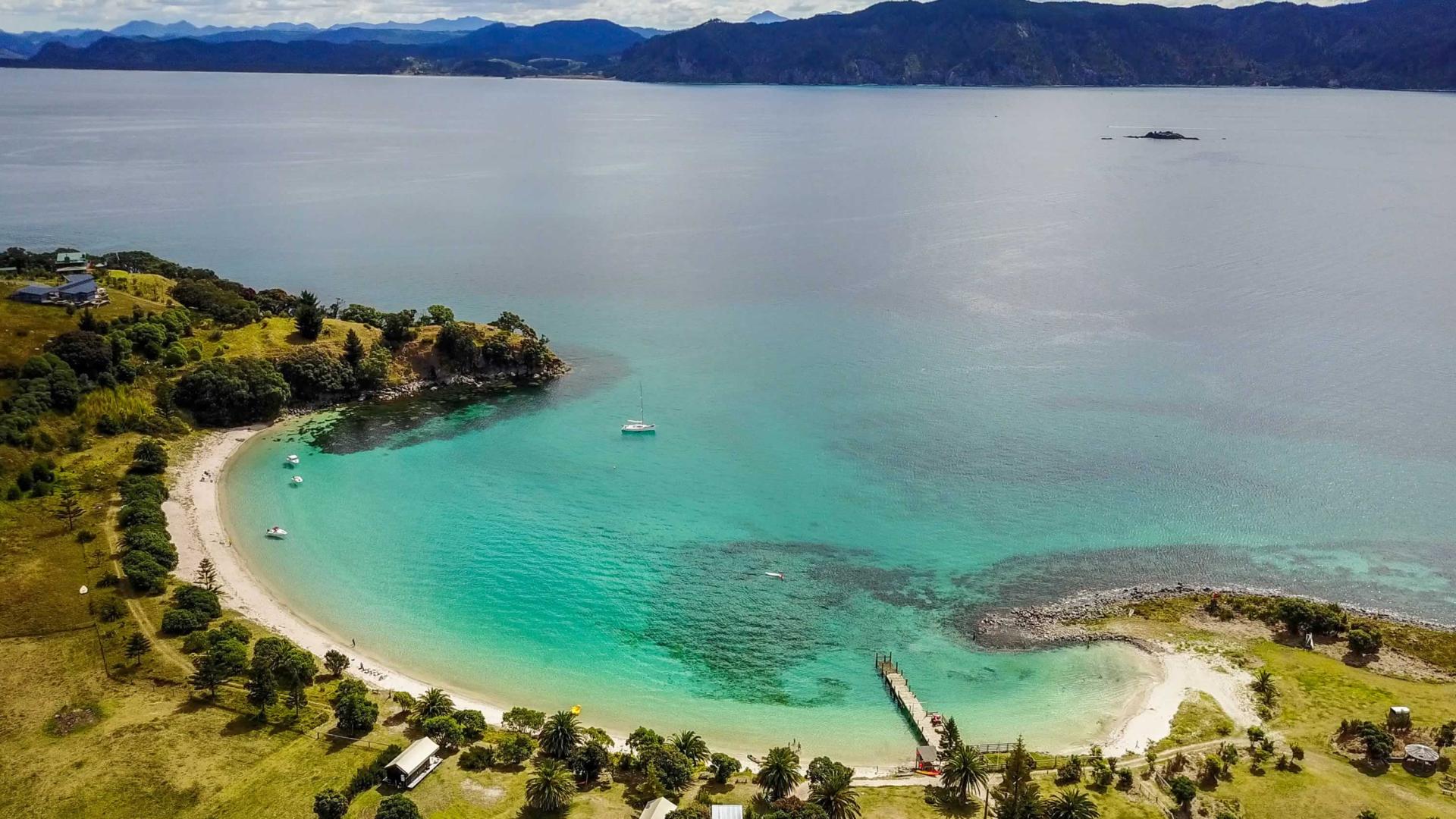 Slipper Island image