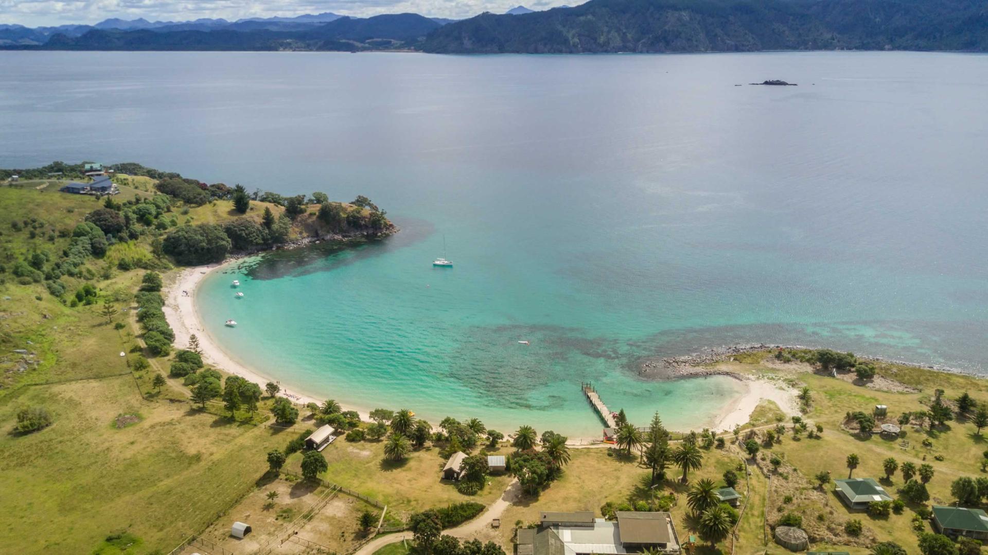 Slipper Island image