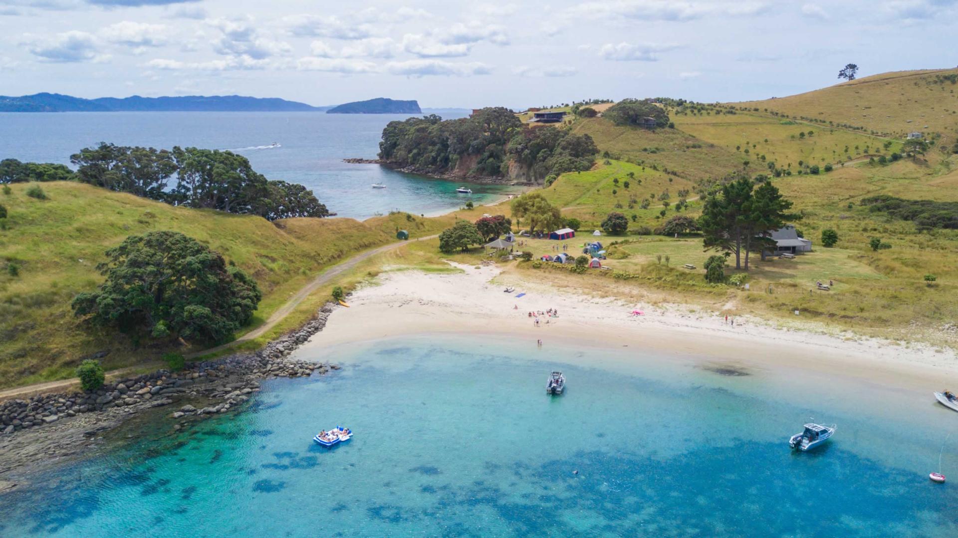 Slipper Island image