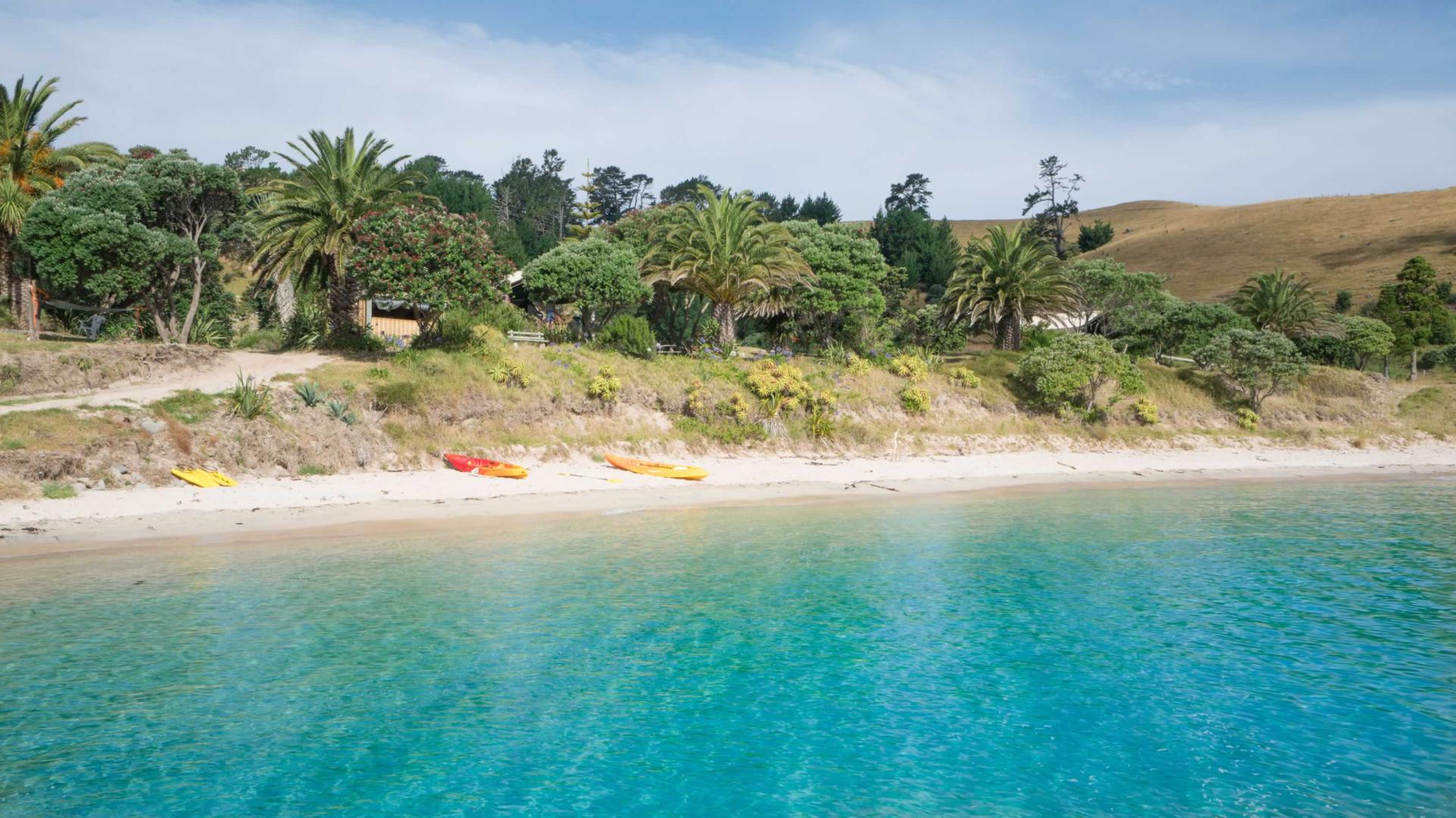 Slipper Island image