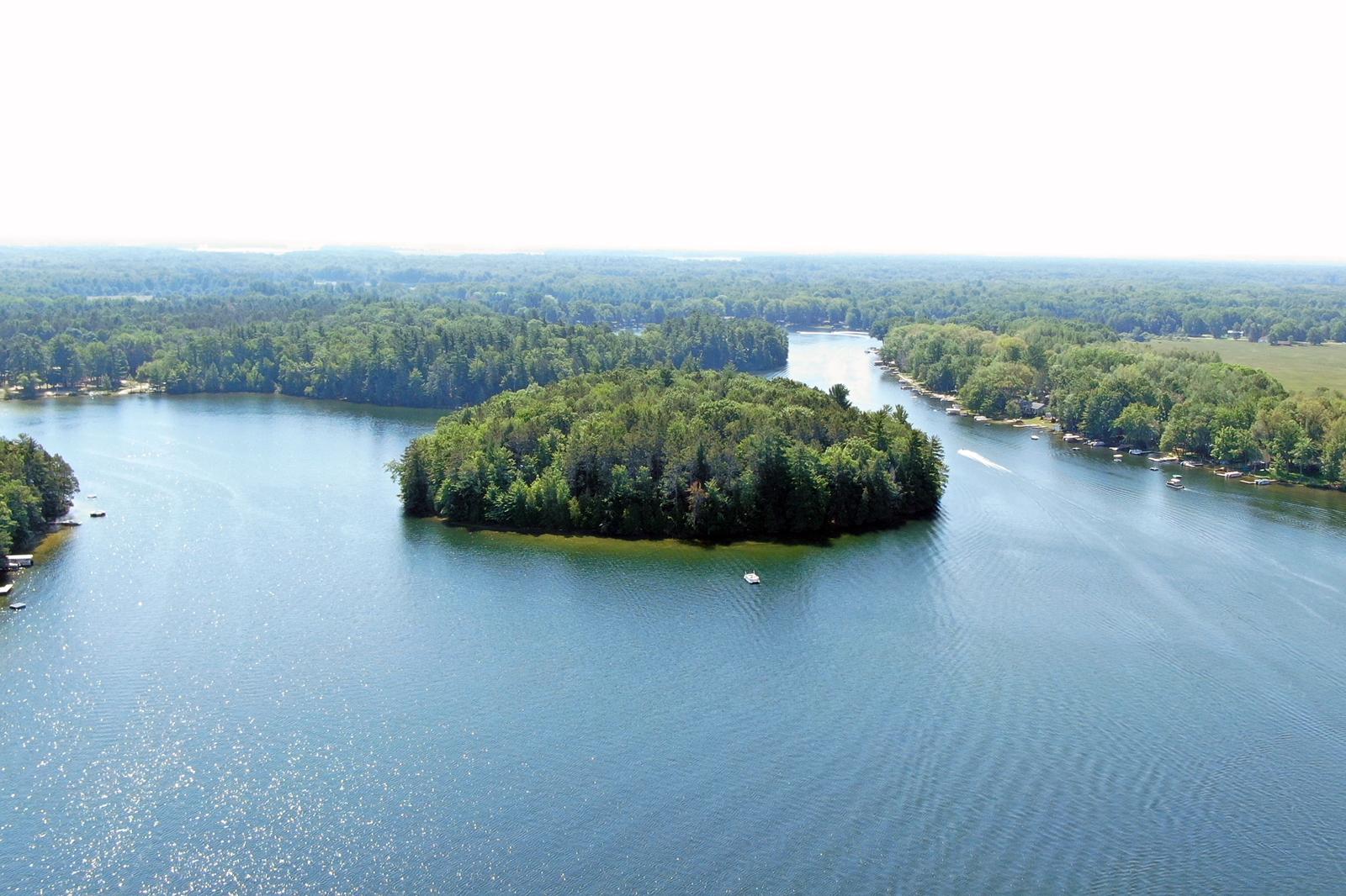 Private Island on School Section Lake – Private island in Michigan, United States