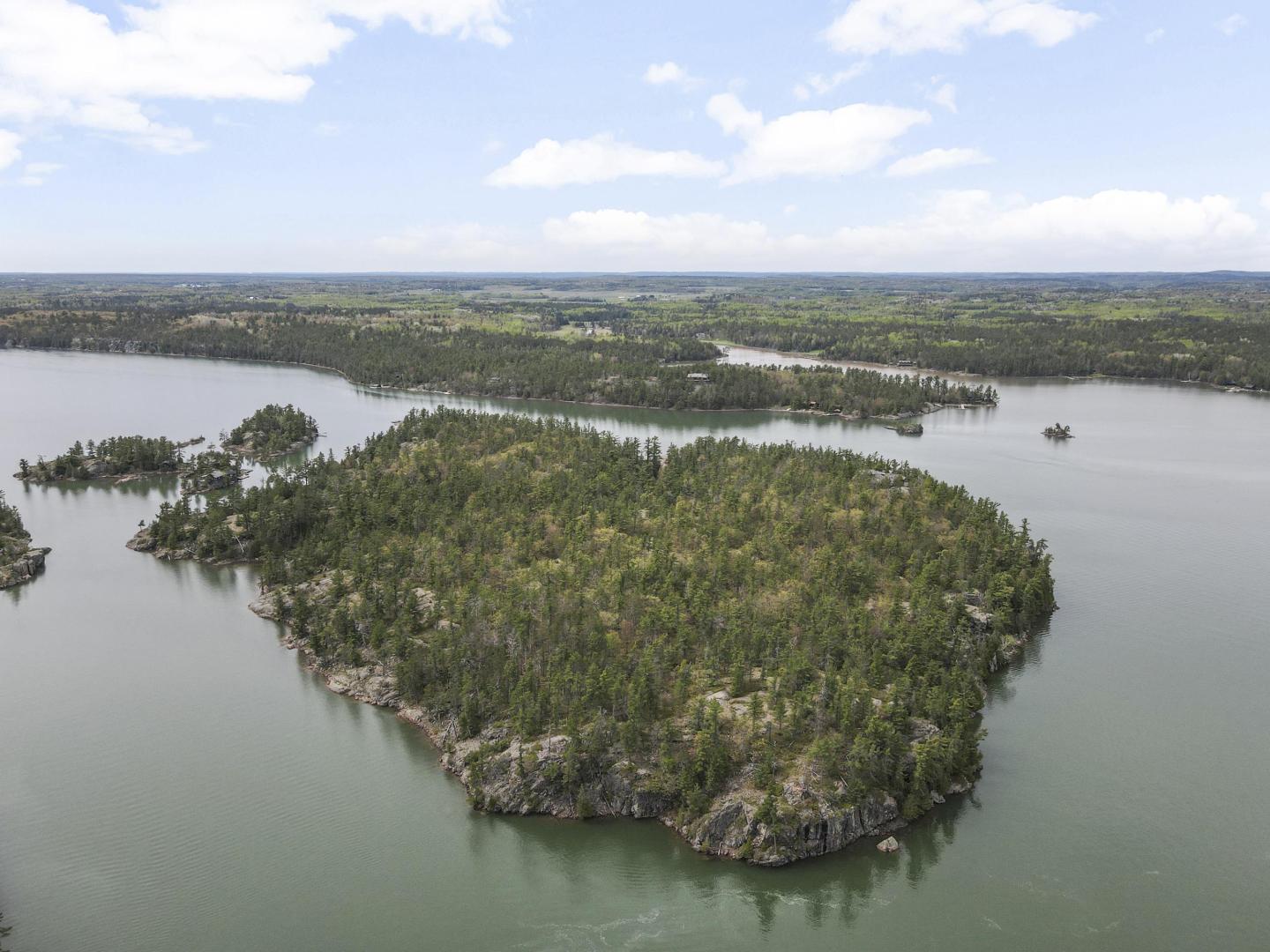 Picture Island – Private island in Ontario, Canada