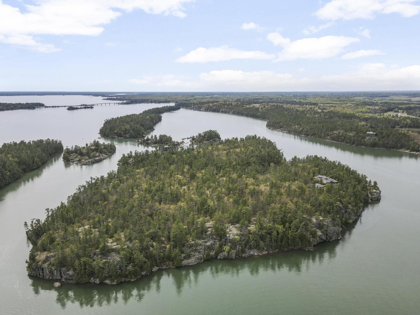 Picture Island – Private island in Ontario, Canada