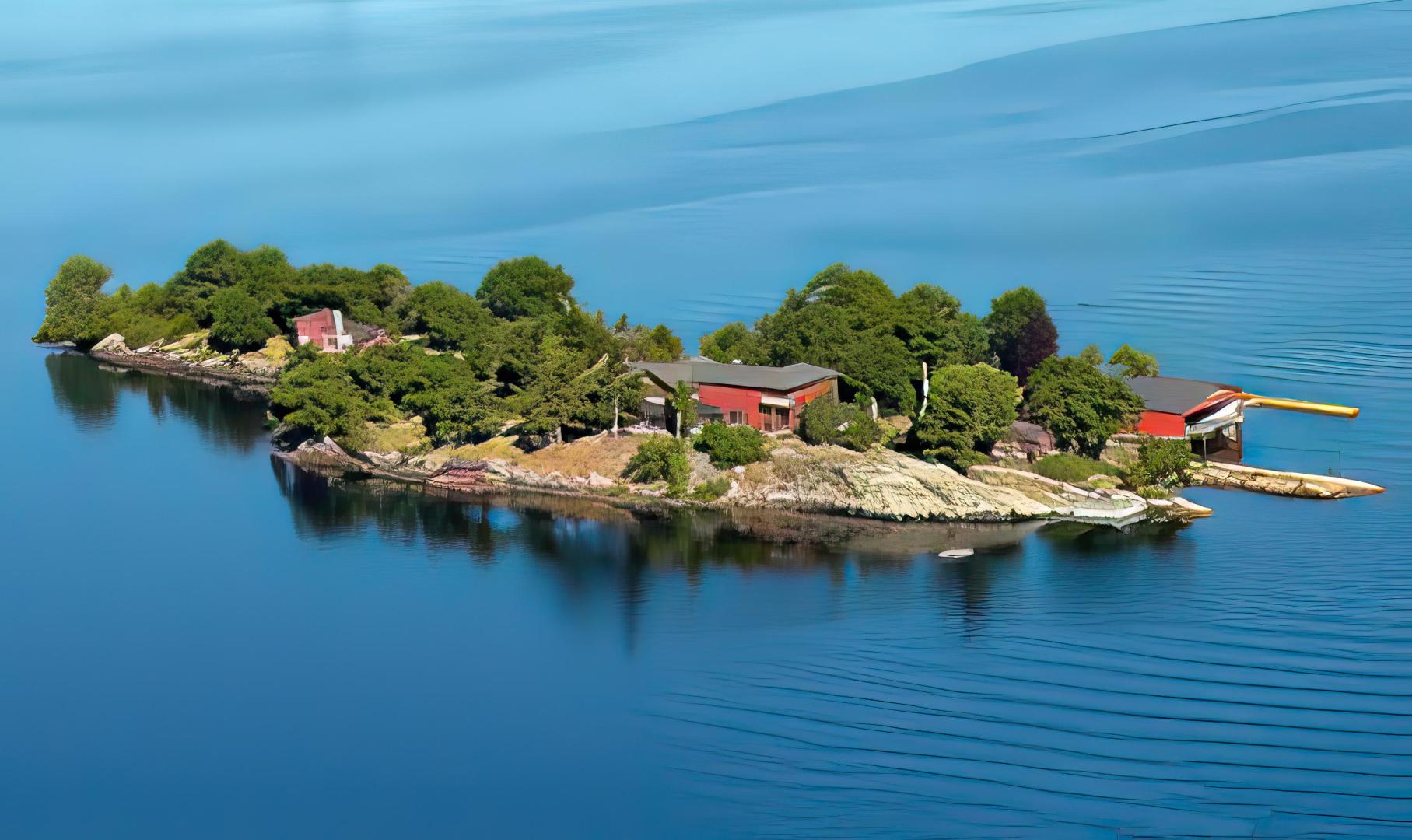 Whiskey Island Lodge – Private island in New York, United States