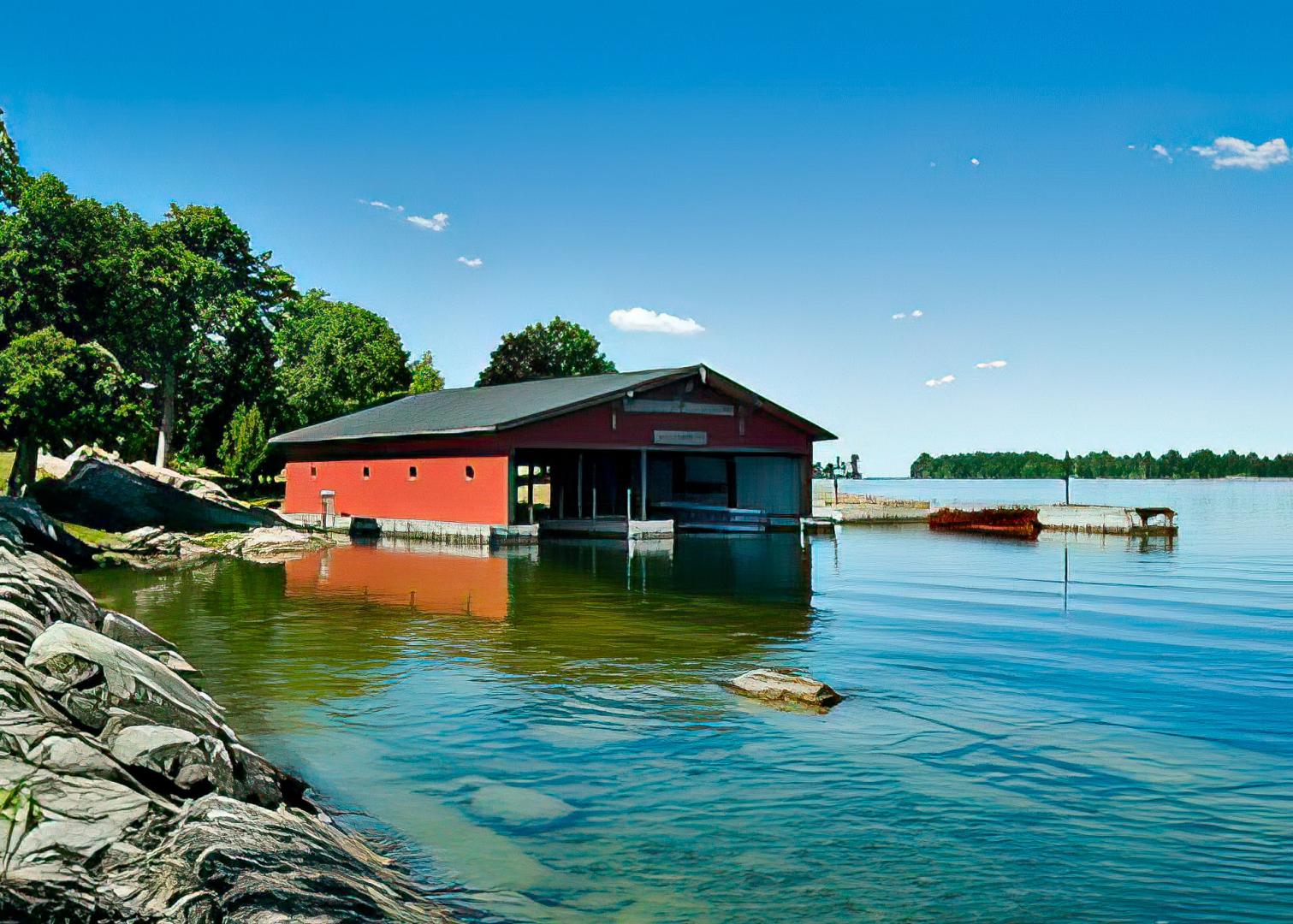 Whiskey Island Lodge – Private island in New York, United States