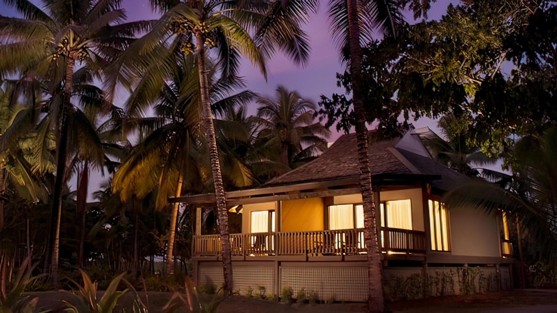 DoubleTree Resort by Hilton Hotel Sonaisali Island – Private island in Fiji, South Pacific