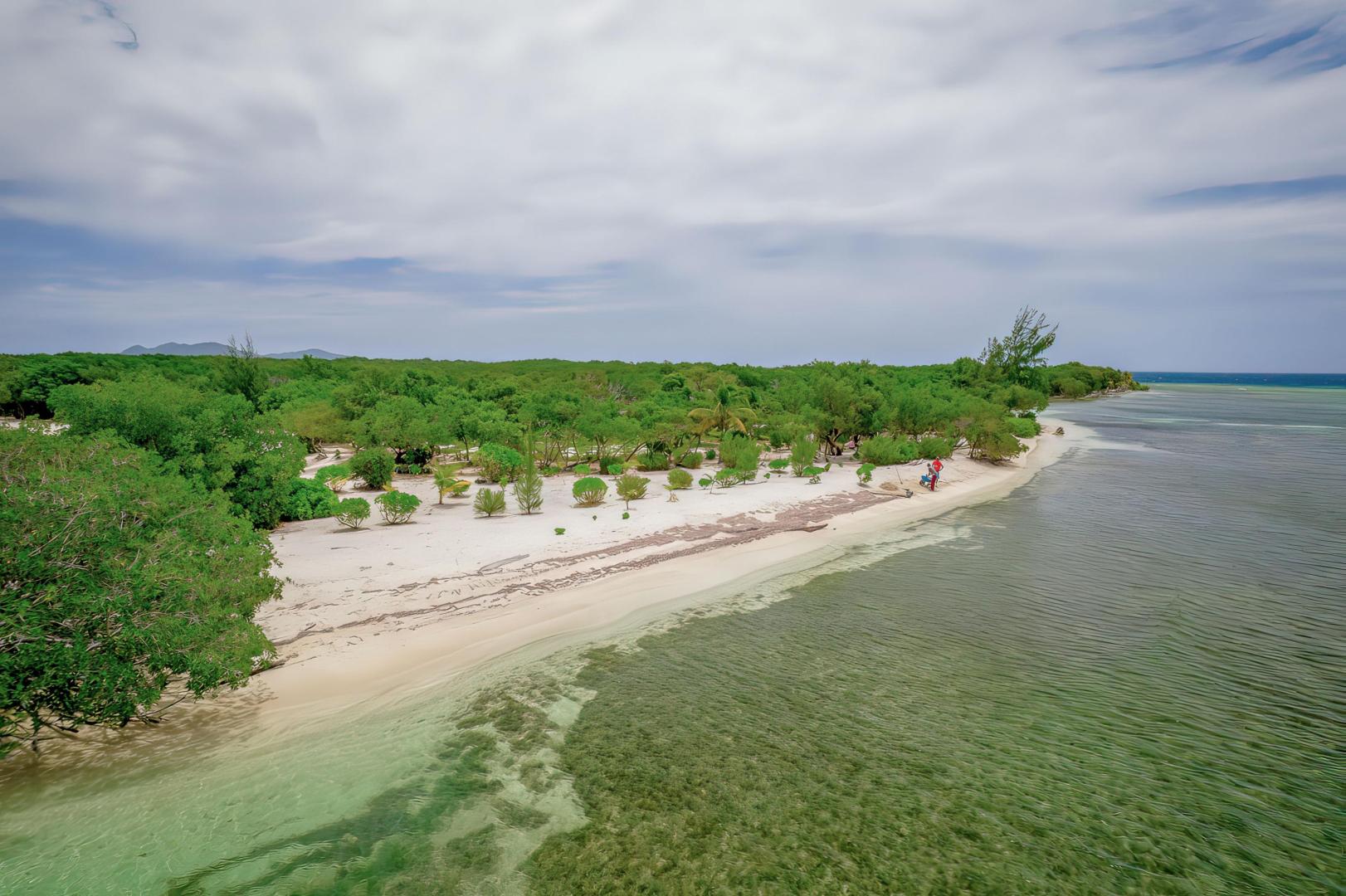 Rose Cay – Private island in Honduras, Central America