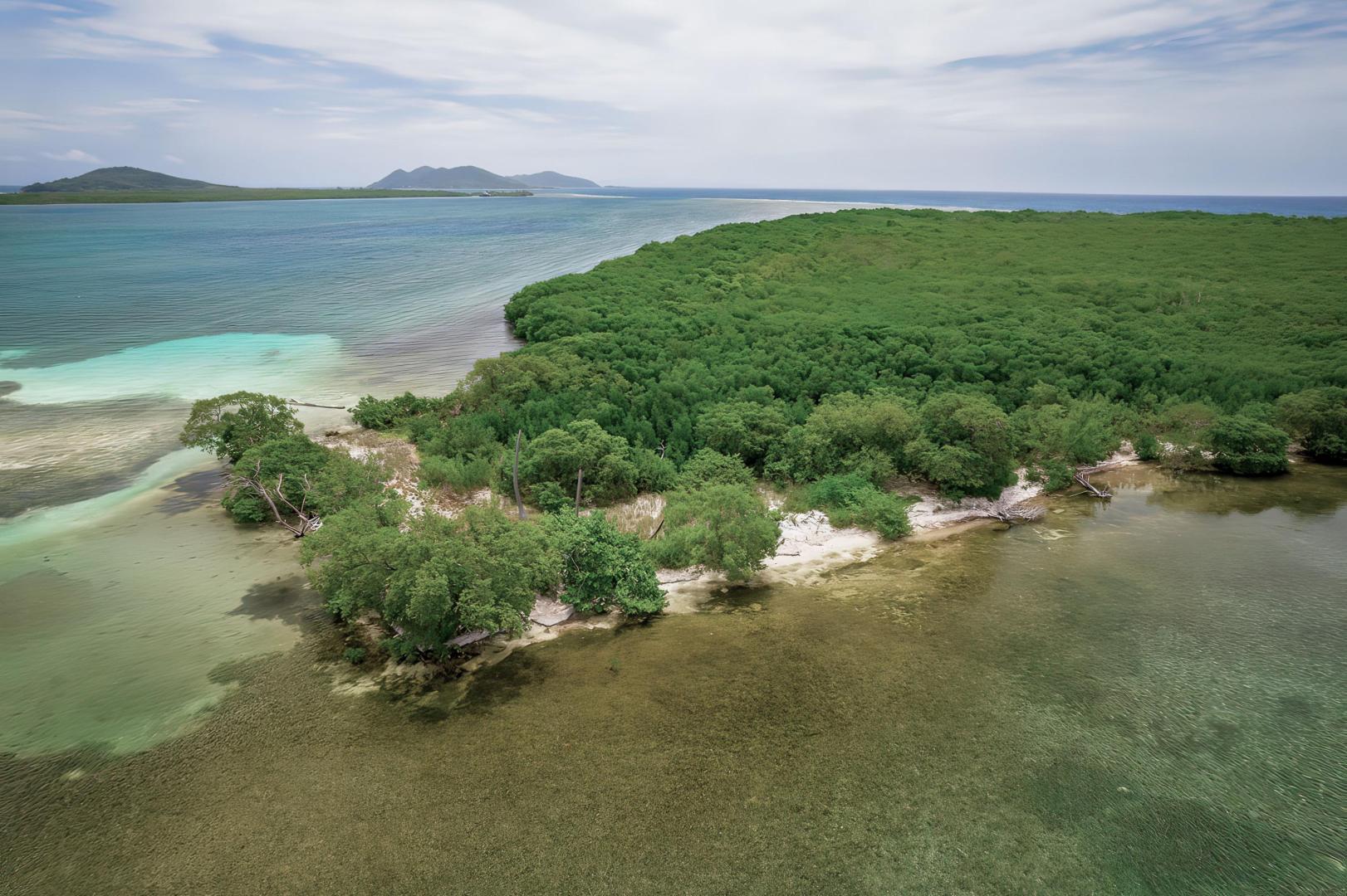 Rose Cay – Private island in Honduras, Central America