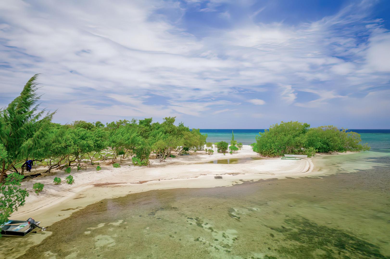 Rose Cay – Private island in Honduras, Central America