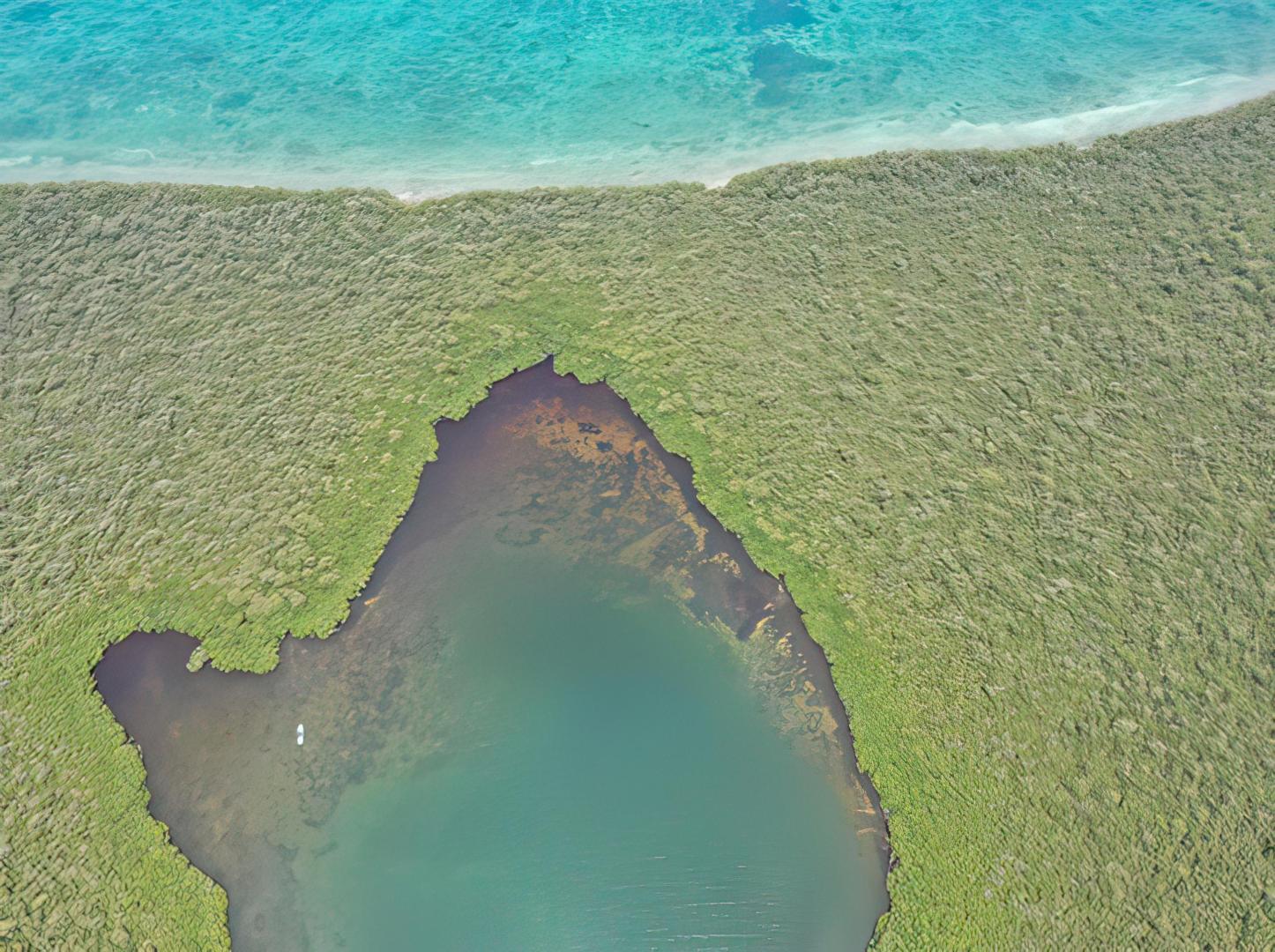 10 acres on Middle Long Caye – Private island in Belize, Central America