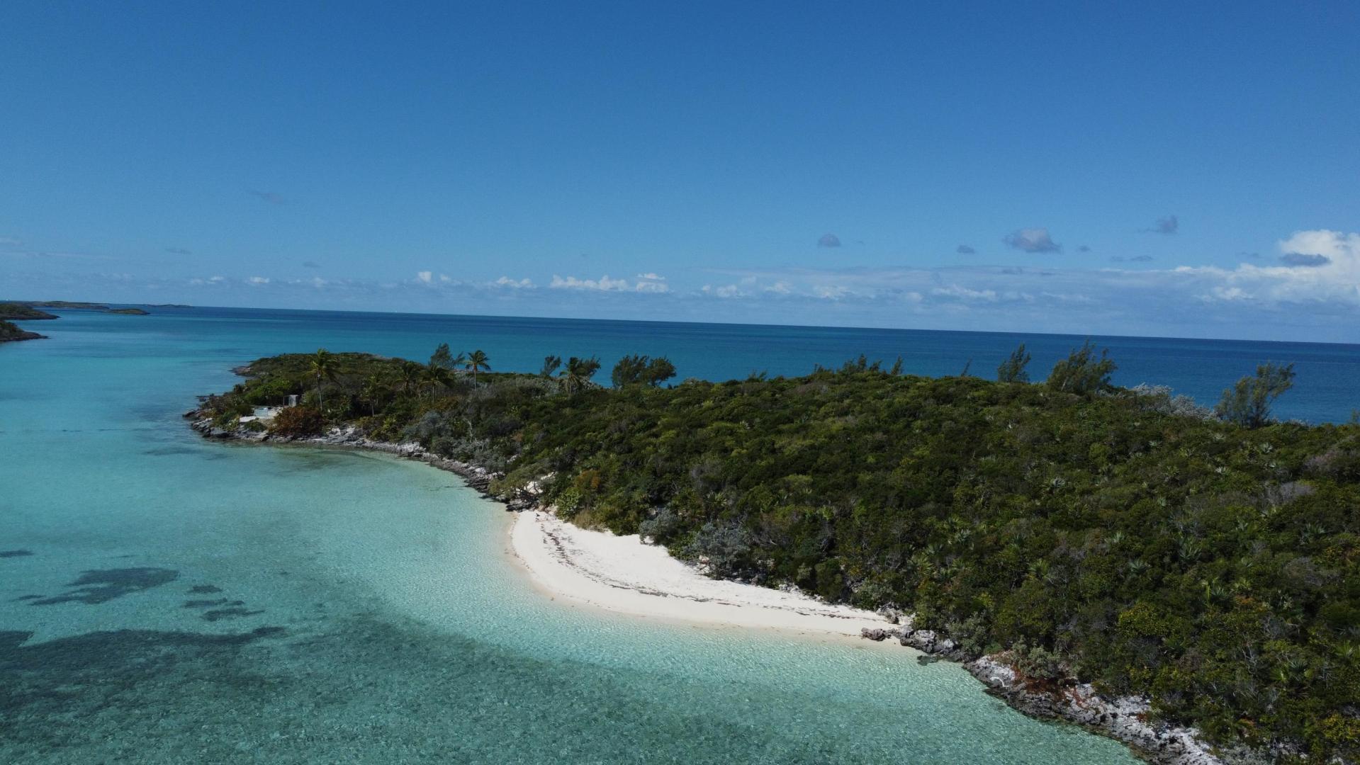 Roberts Cay – Private island in The Exumas, Bahamas, Caribbean