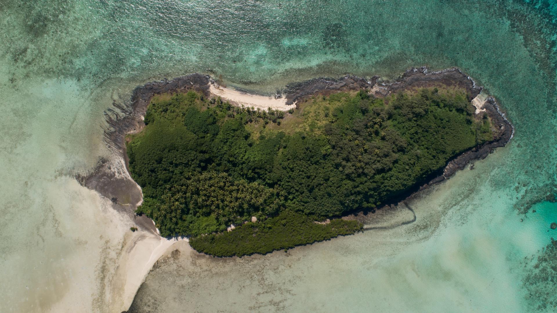 Nanuyasesara & Nanuyabuli Islands – Private island in Fiji, South Pacific