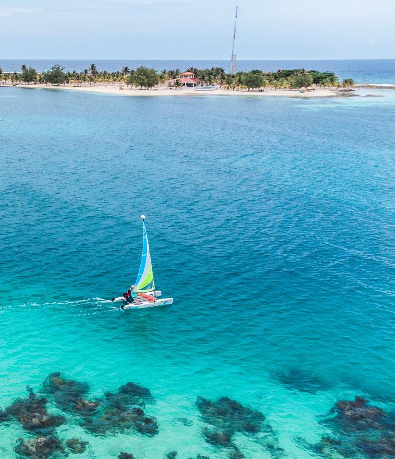Manta Island Resort – Private island in Belize, Central America