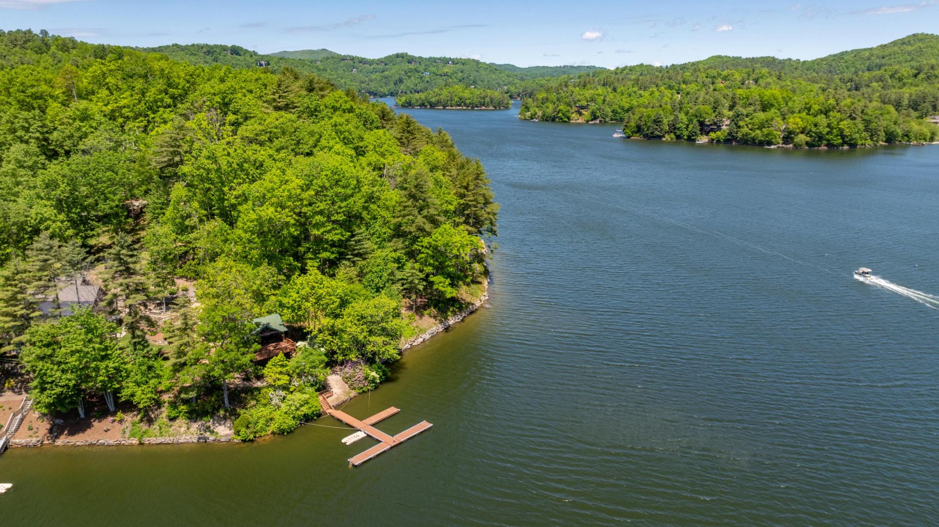 18 Buck Knob Island – Private island in North Carolina, United States
