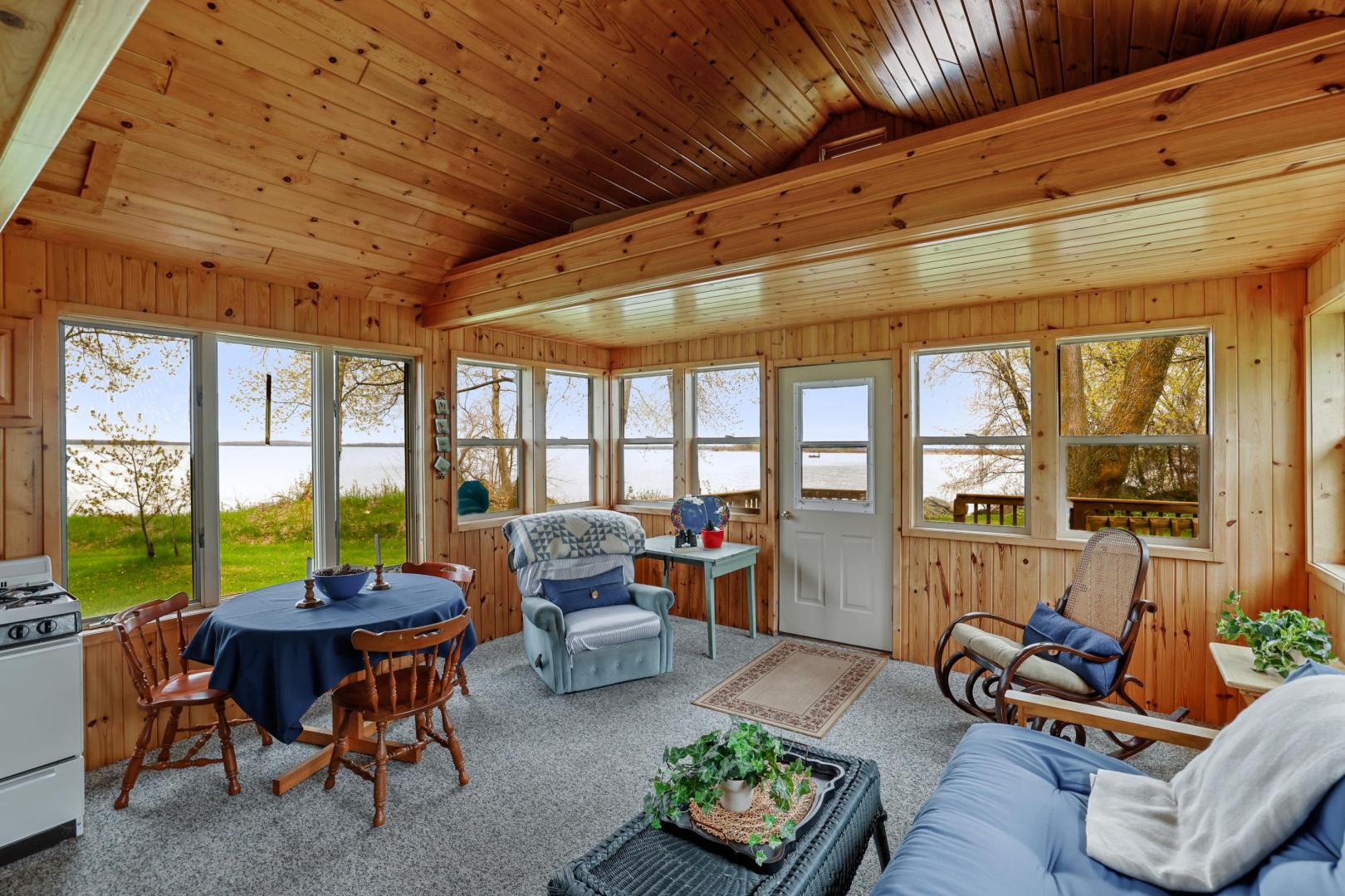 Pelican Island – Private island in Minnesota, United States
