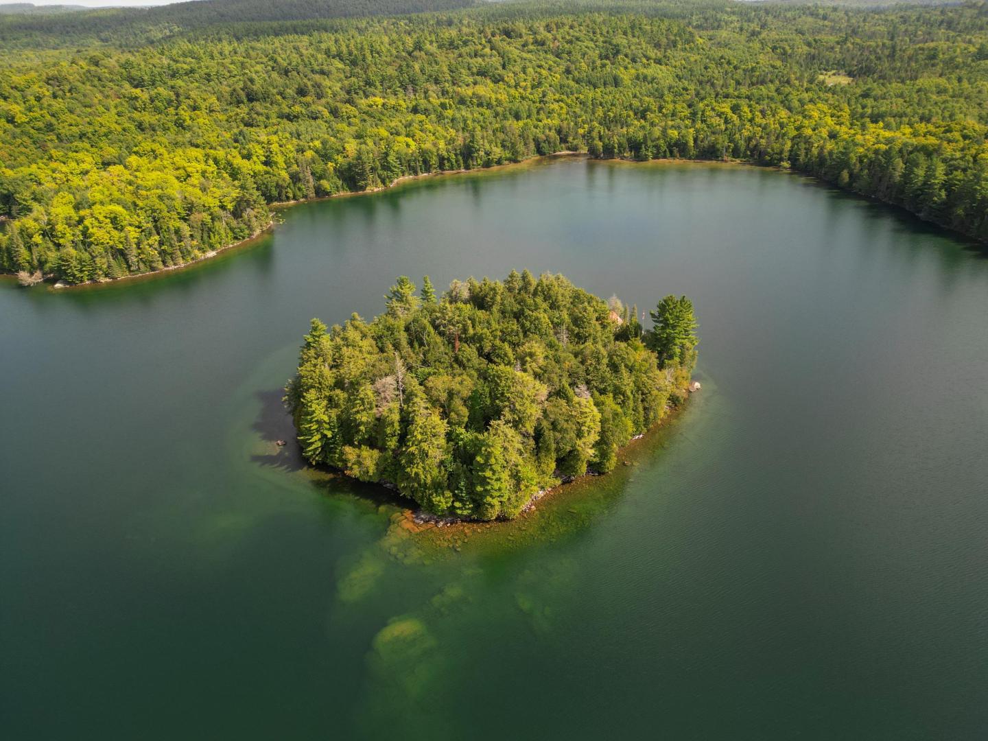Chiblow Lake Island – Private island in Northern Ontario, Ontario, Canada