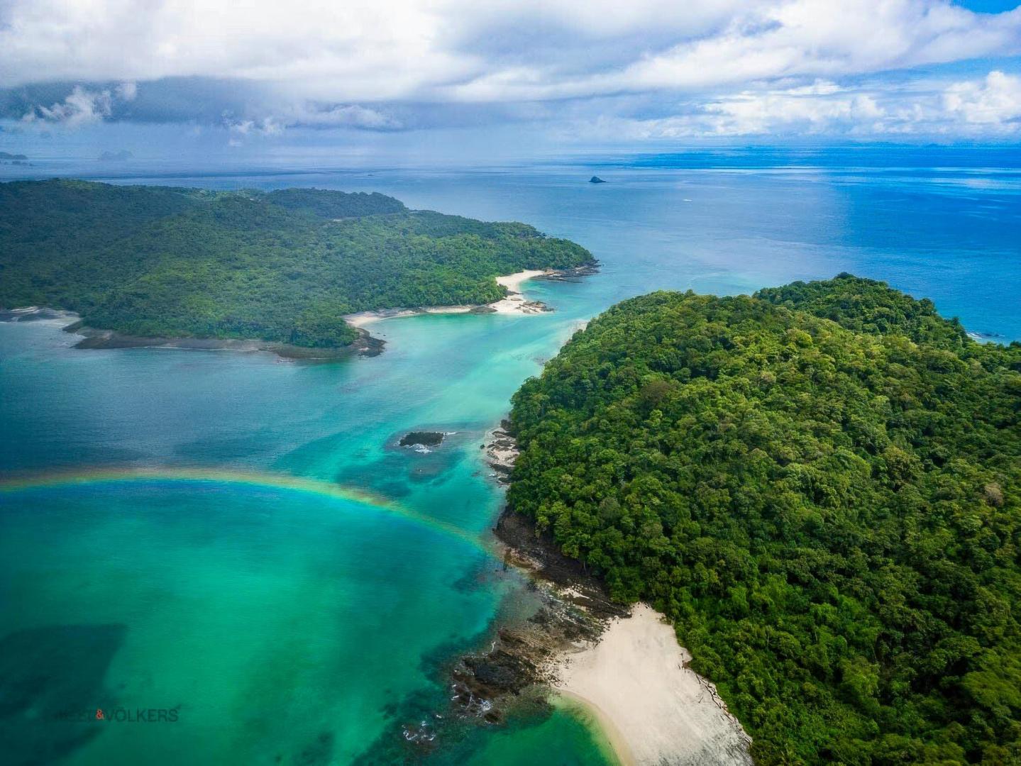 Isla de Puercos – Private island in Panama, Central America