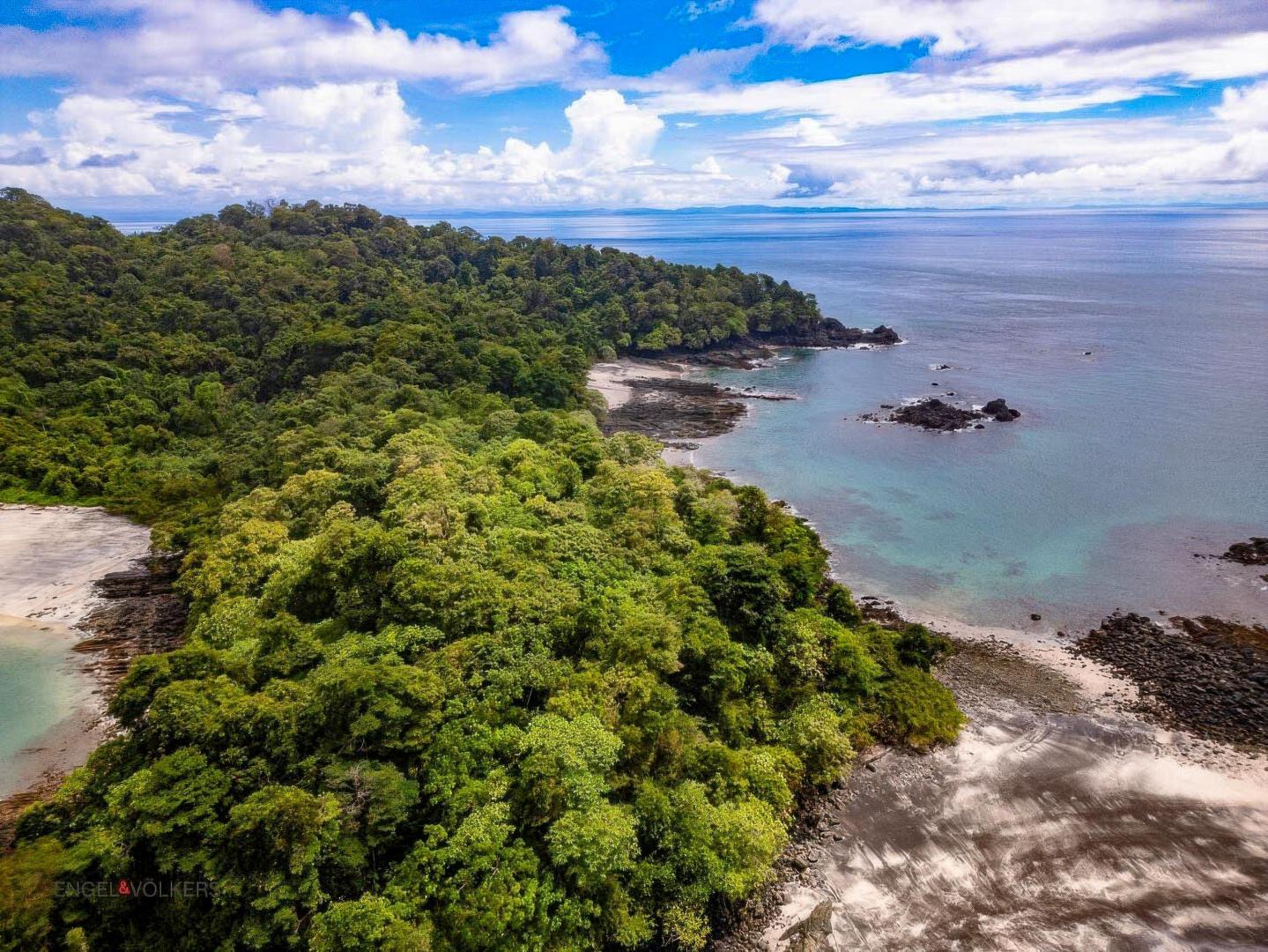 Isla de Puercos – Private island in Panama, Central America