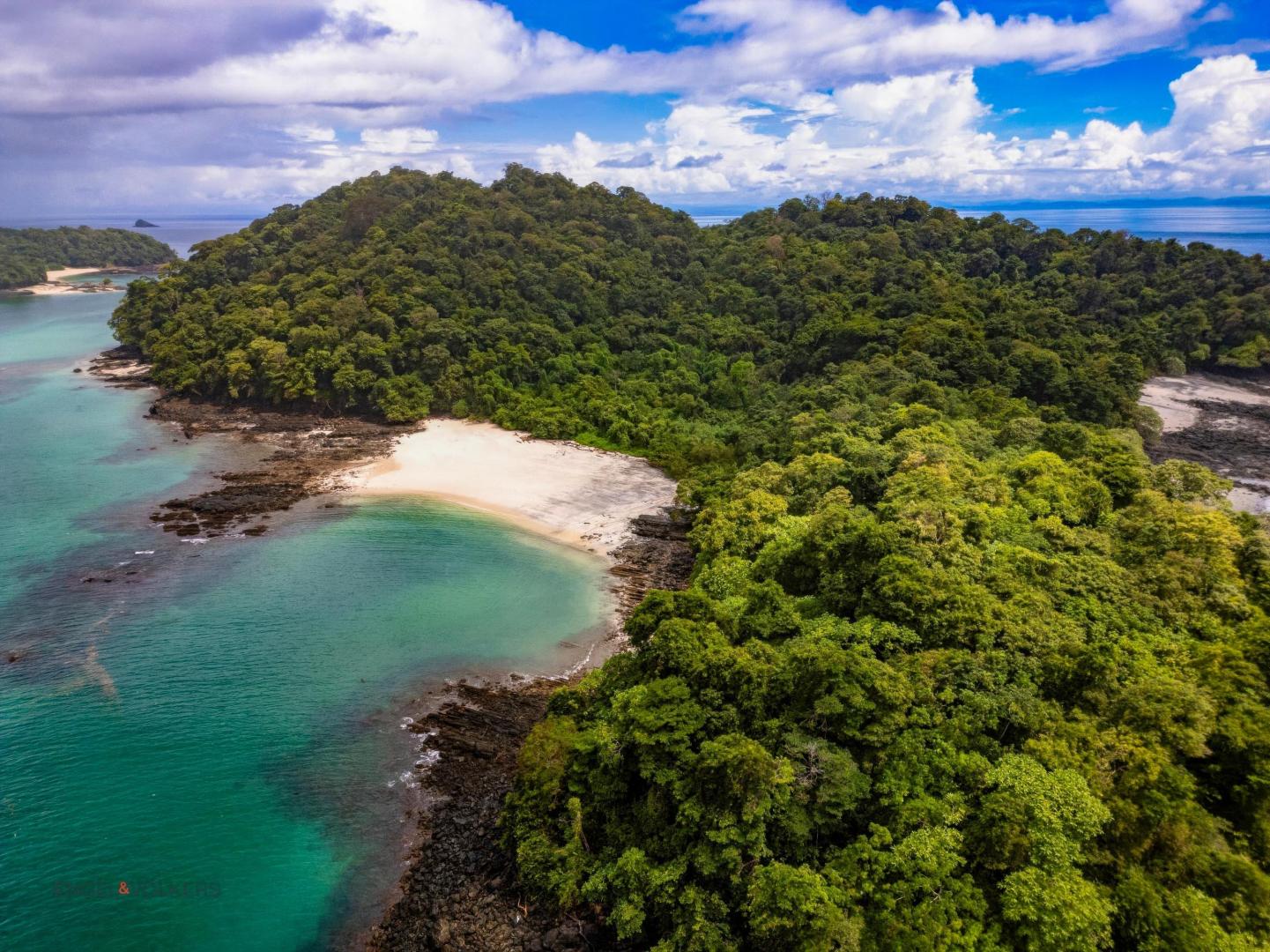 Isla de Puercos – Private island in Panama, Central America