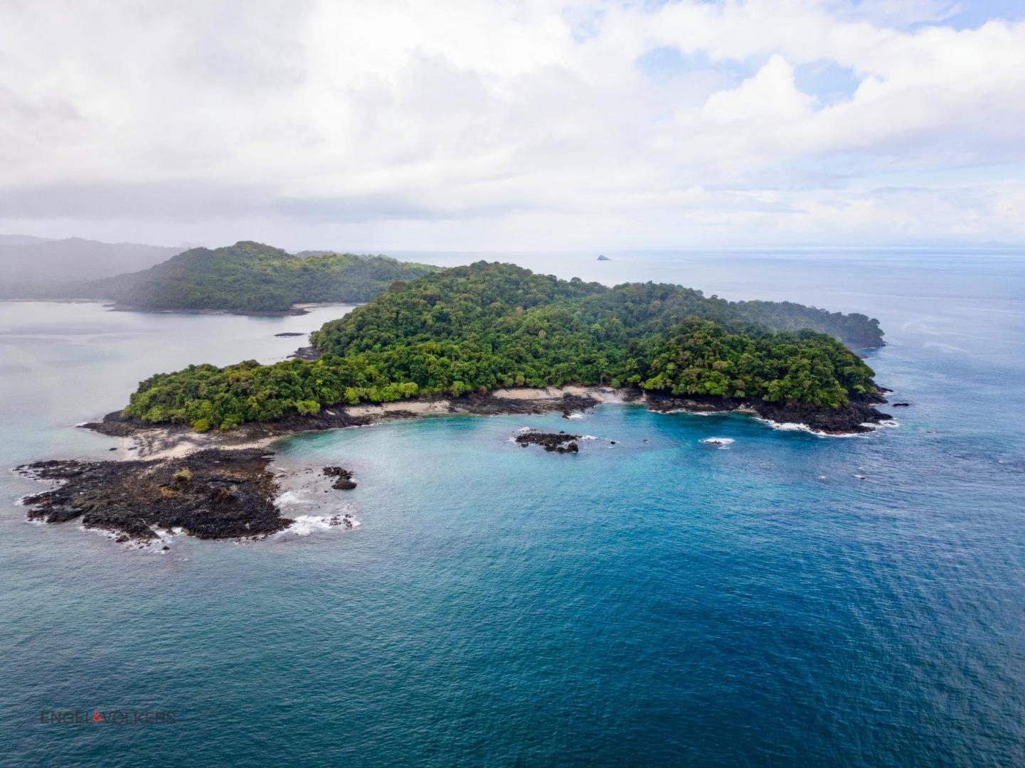 Isla de Puercos – Private island in Panama, Central America