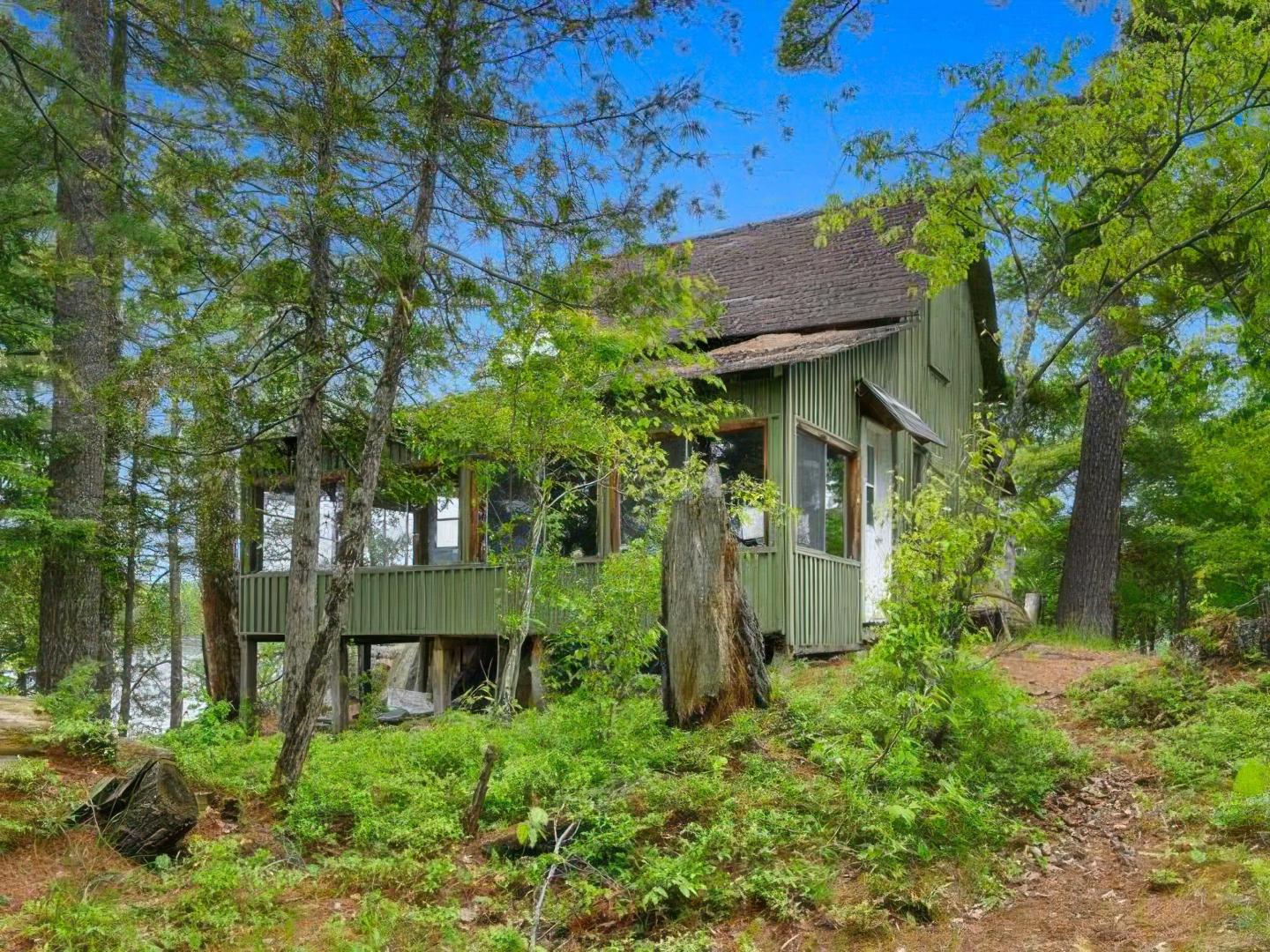 Lac des Iles Island – Private island in Quebec, Canada