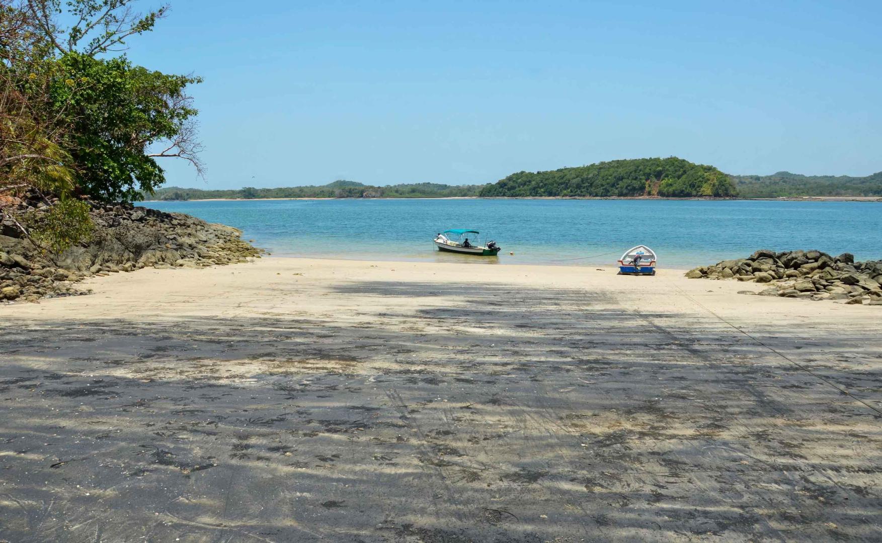 Isla Gallina – Private island in Panama, Central America