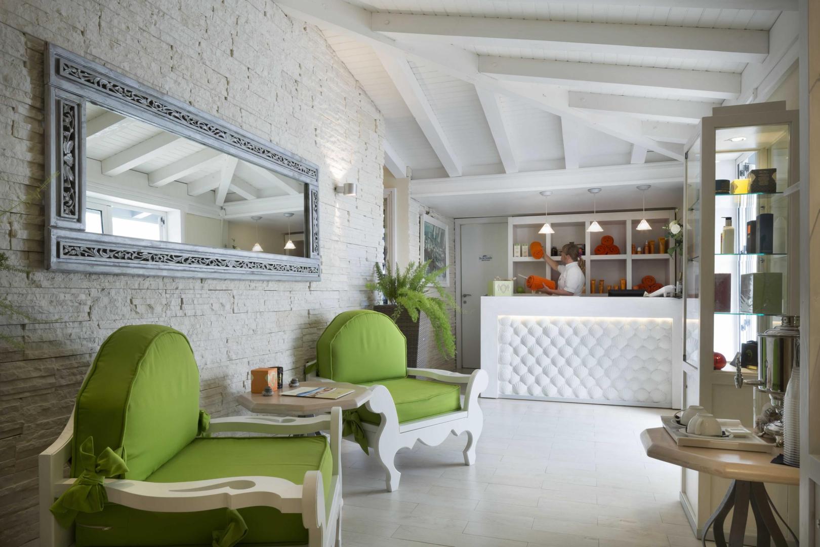 Hotel and Spa des P&ecirc;cheurs image