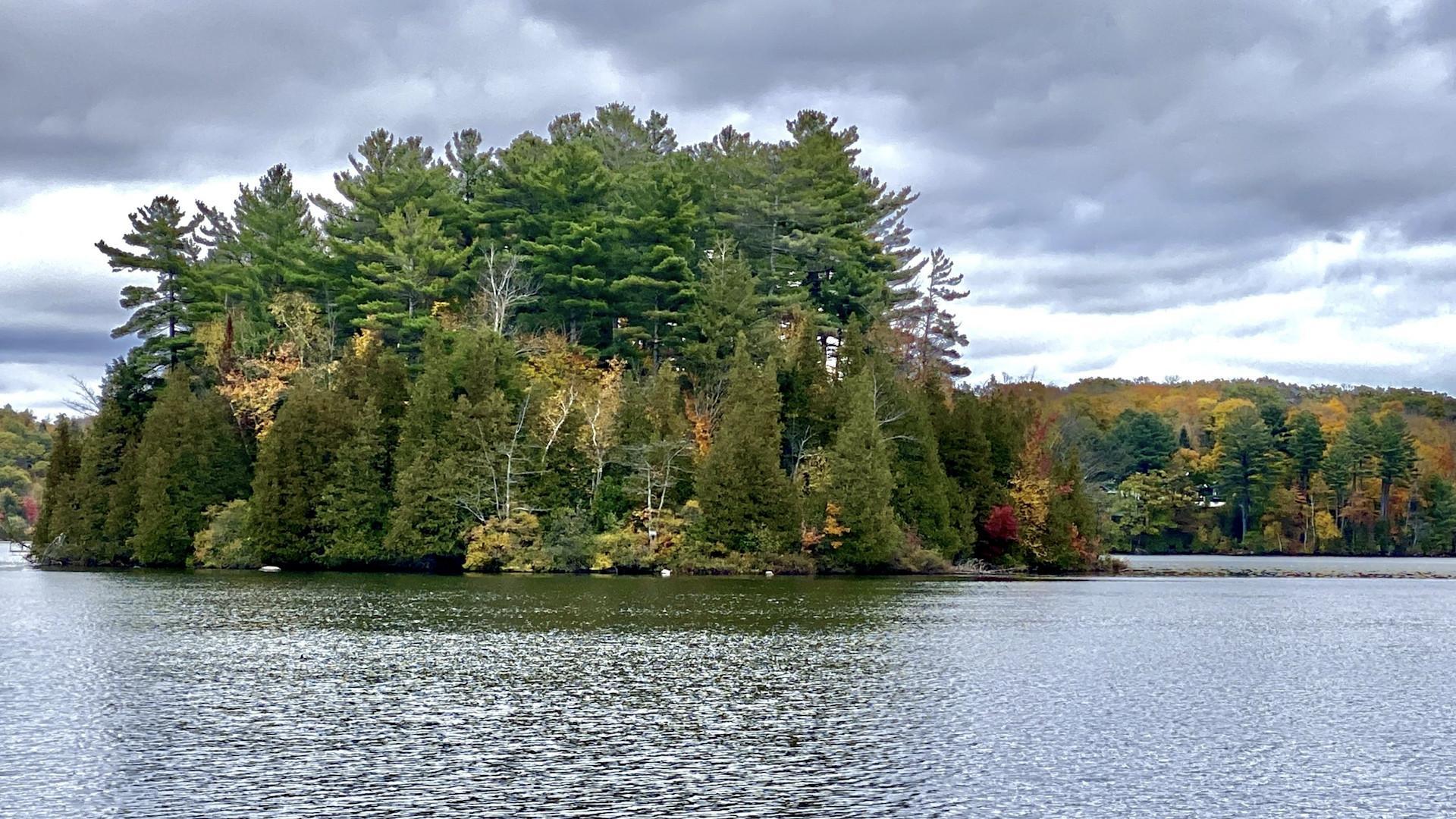 Lac Echo Island – Private island in Quebec, Canada