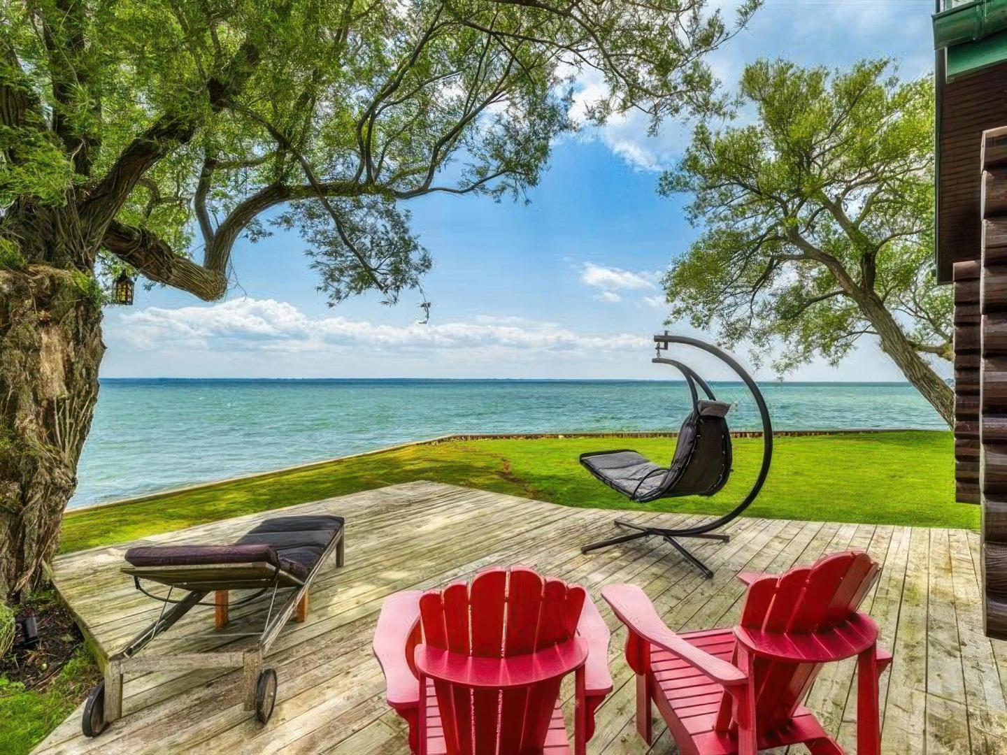 L'Île de la Paix – Private island in Quebec, Canada