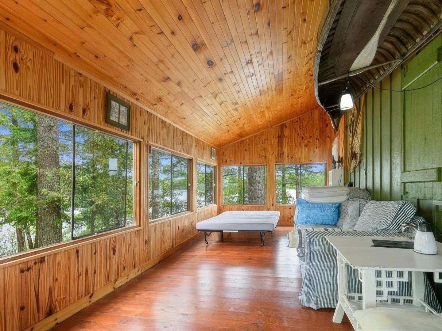 Lac des Iles Island – Private island in Quebec, Canada