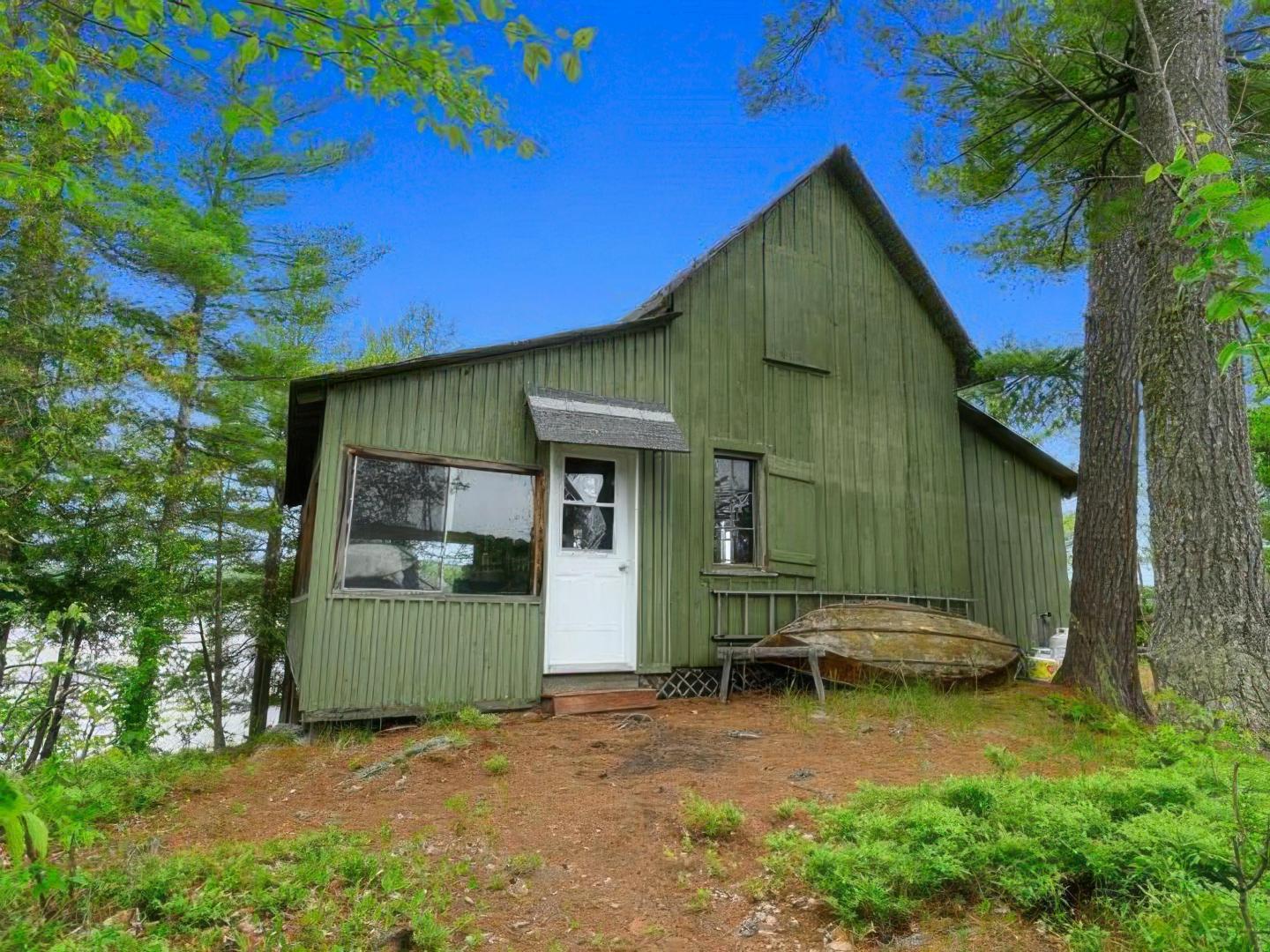 Lac des Iles Island – Private island in Quebec, Canada