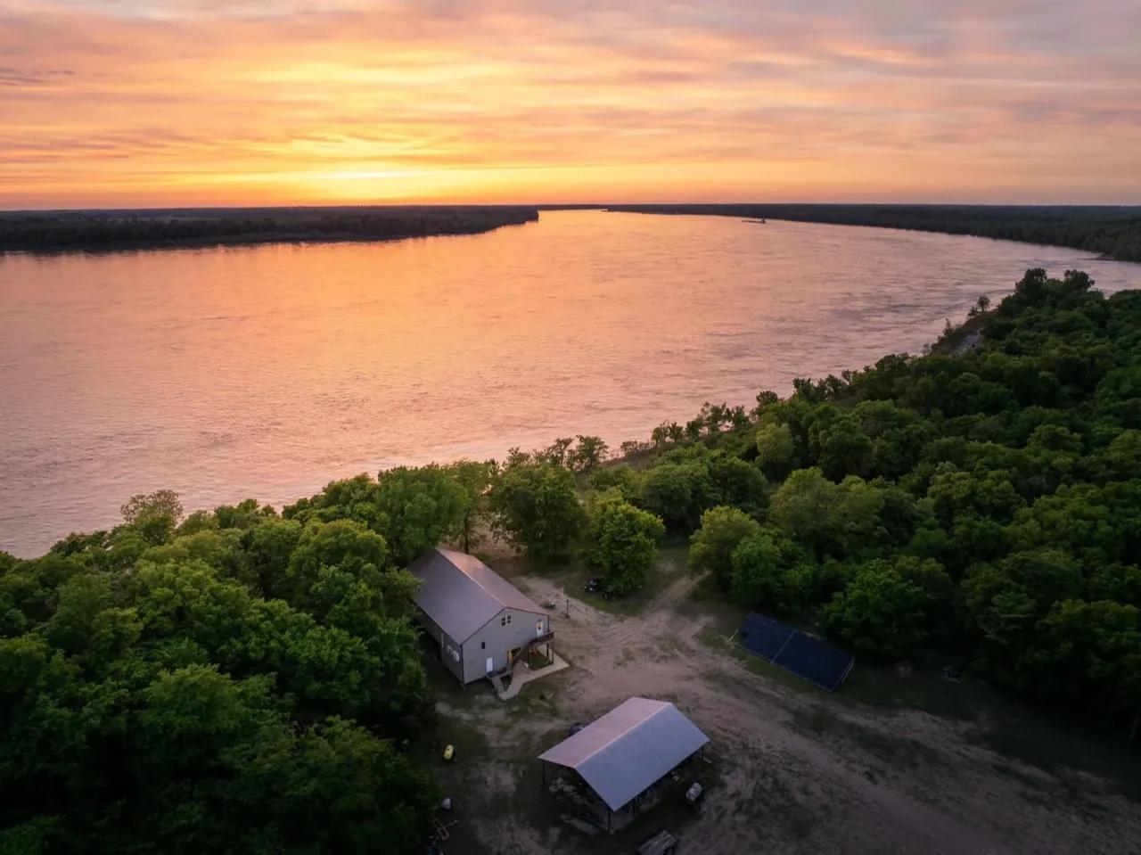 Lost Brake – Private island in Missouri, United States