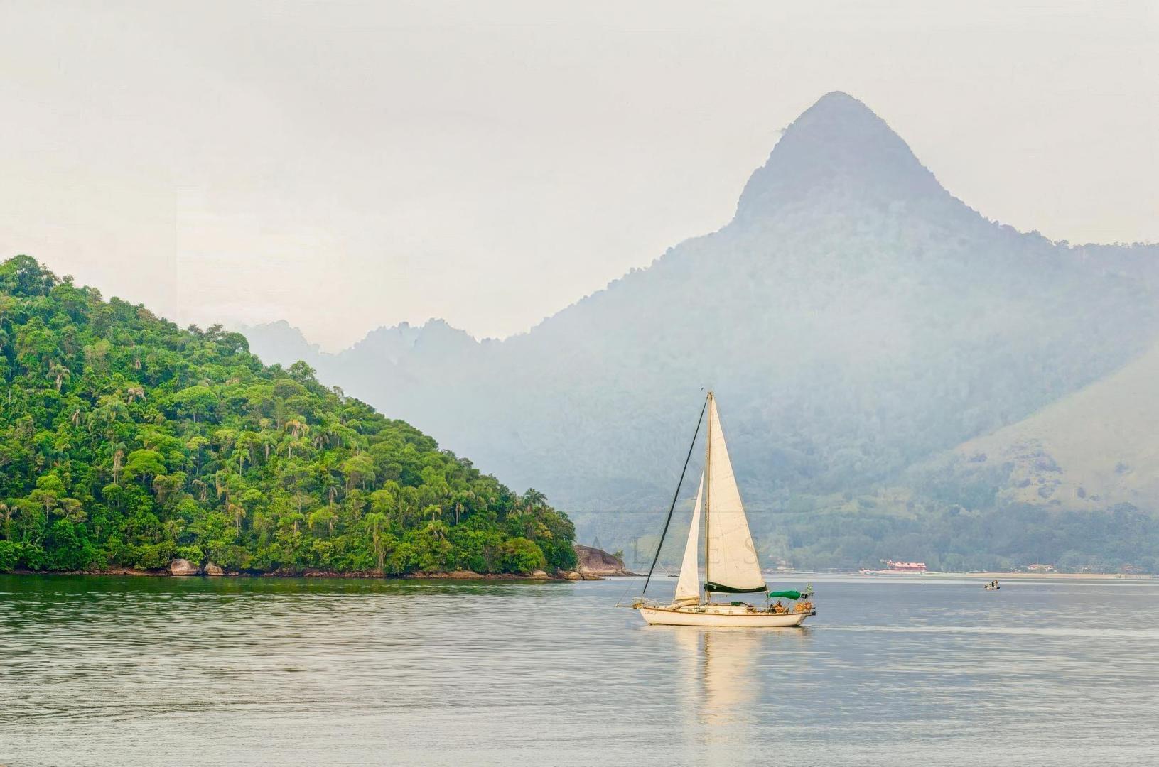 Maná Island – Private island in Brazil, South America