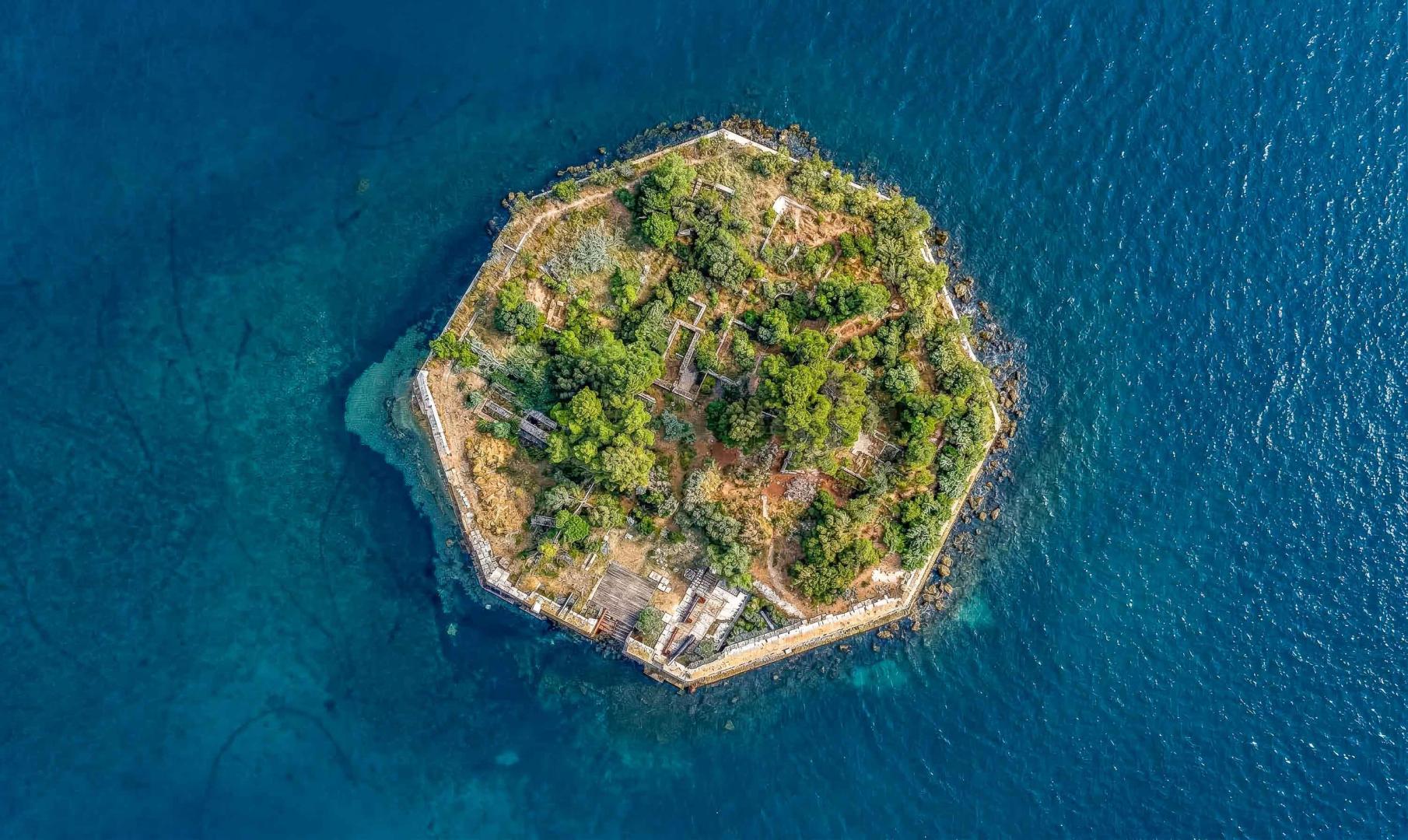 Island of Ottagono San Pietro – Private island in Italy, Europe