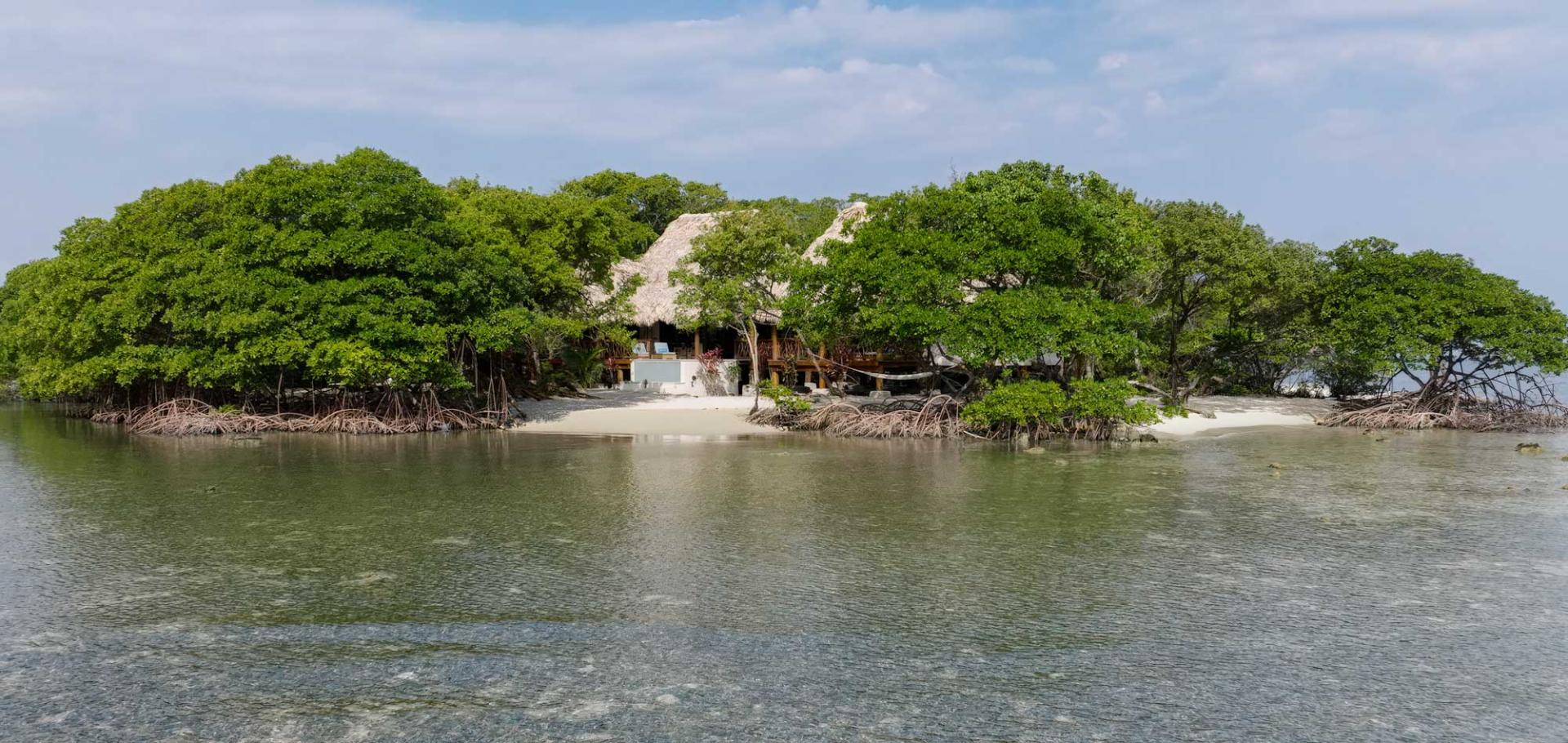 Sapodilla Private Island – Private island in Belize, Central America
